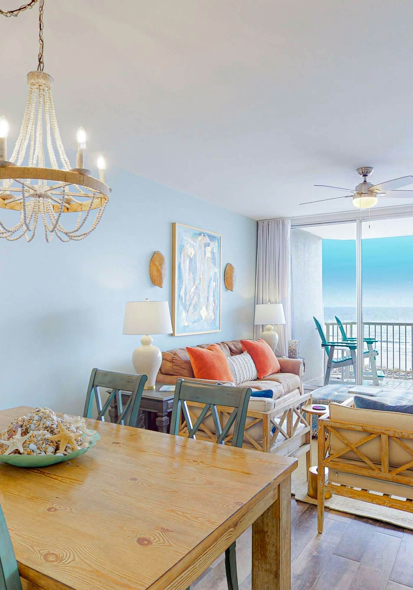 Gulffront Condo W Furnished Deck, Beach Access, Fast WiFi & Shared Pool Hot Tub