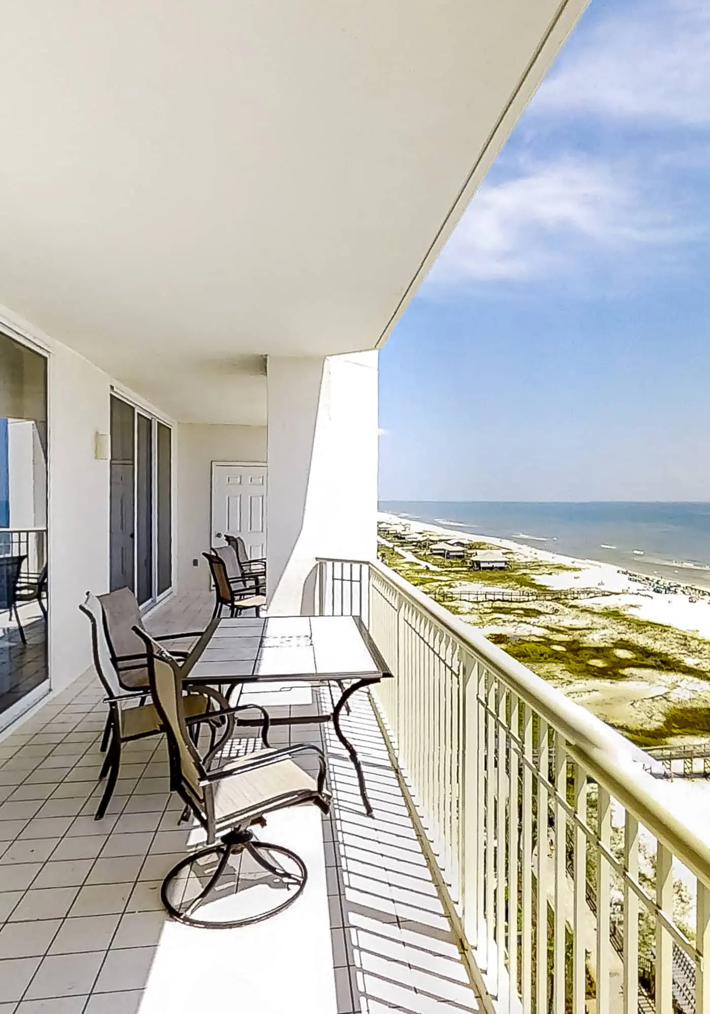 Wonderful Condo on 12th Floor of Luxurious Resort with Shared Hot Tub & Pool, AC