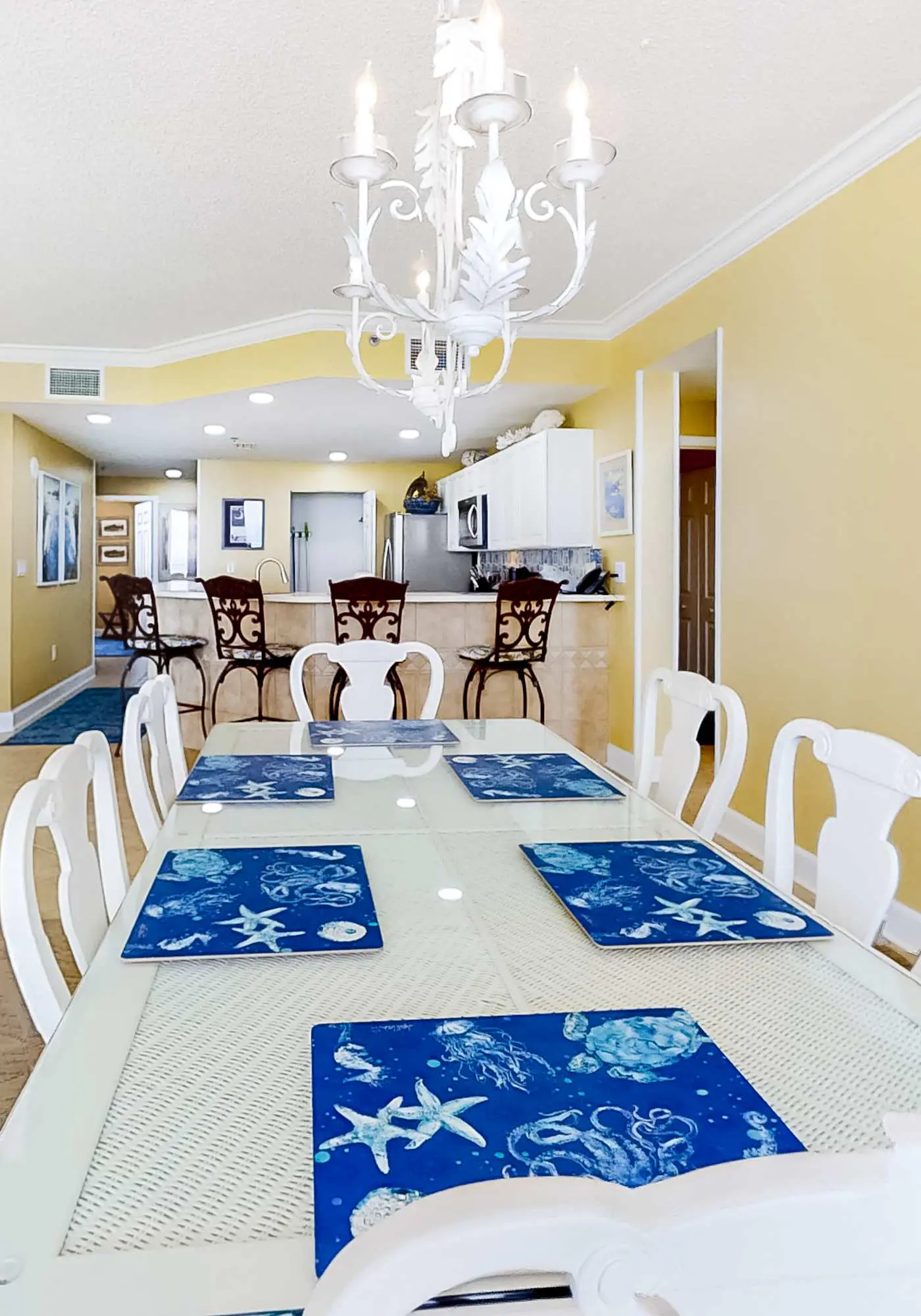 Wonderful Condo on 12th Floor of Luxurious Resort with Shared Hot Tub & Pool, AC