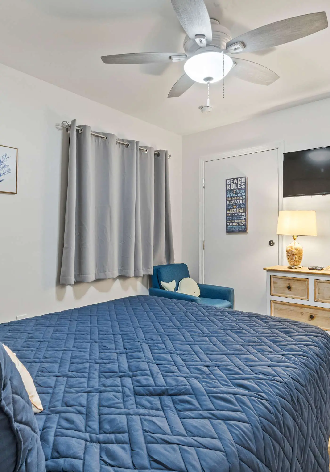 Third-floor condo with pool, hot tub, partial ocean view, gym, & central AC