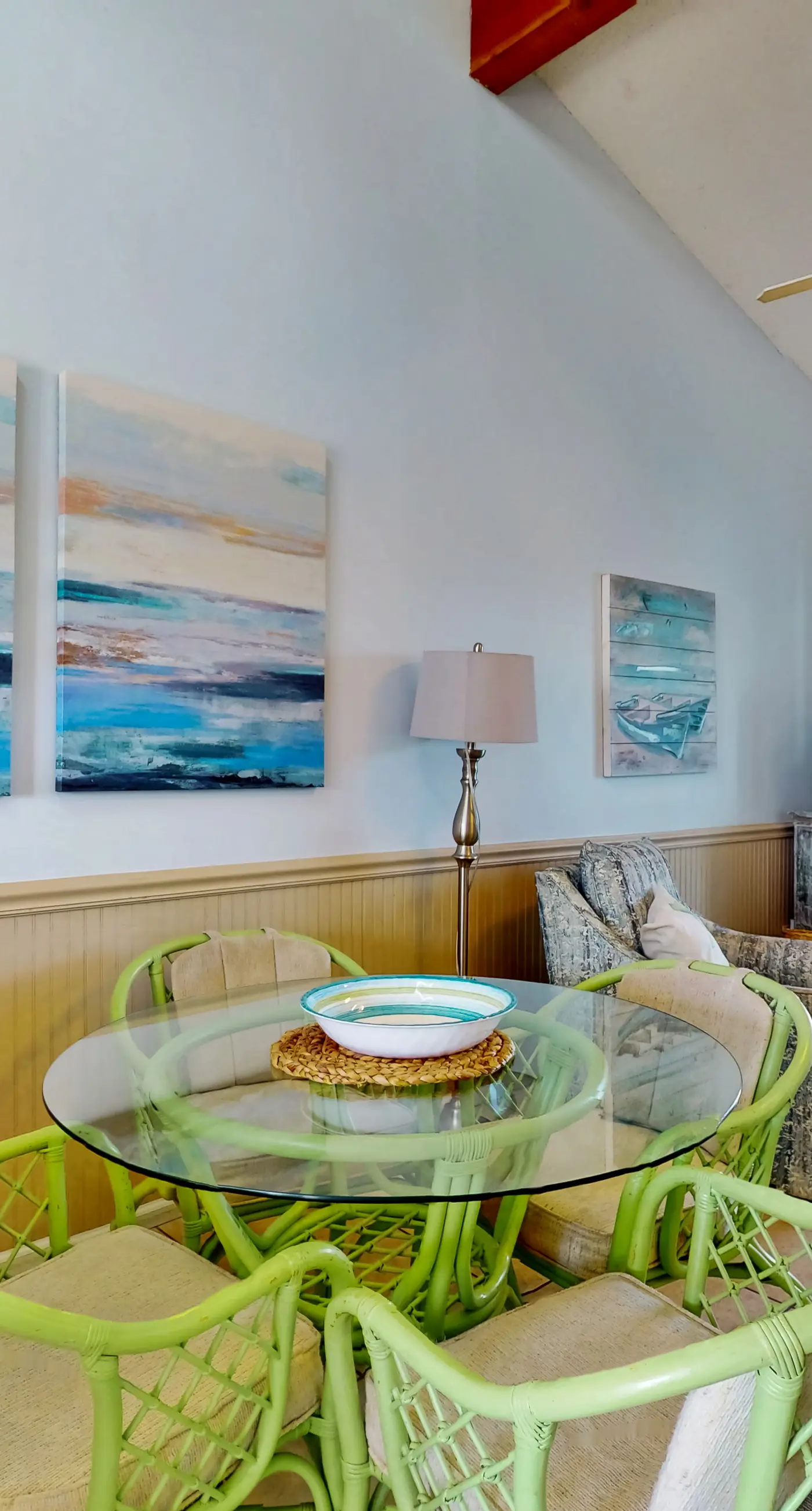 Beautiful condo with shared pools, full kitchen, private washer dryer