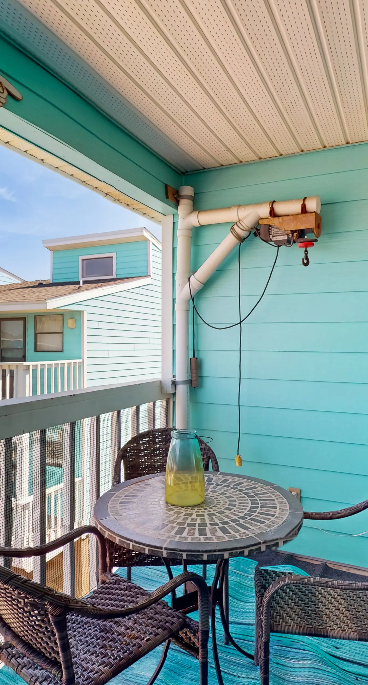 Beautiful condo with shared pools, full kitchen, private washer dryer