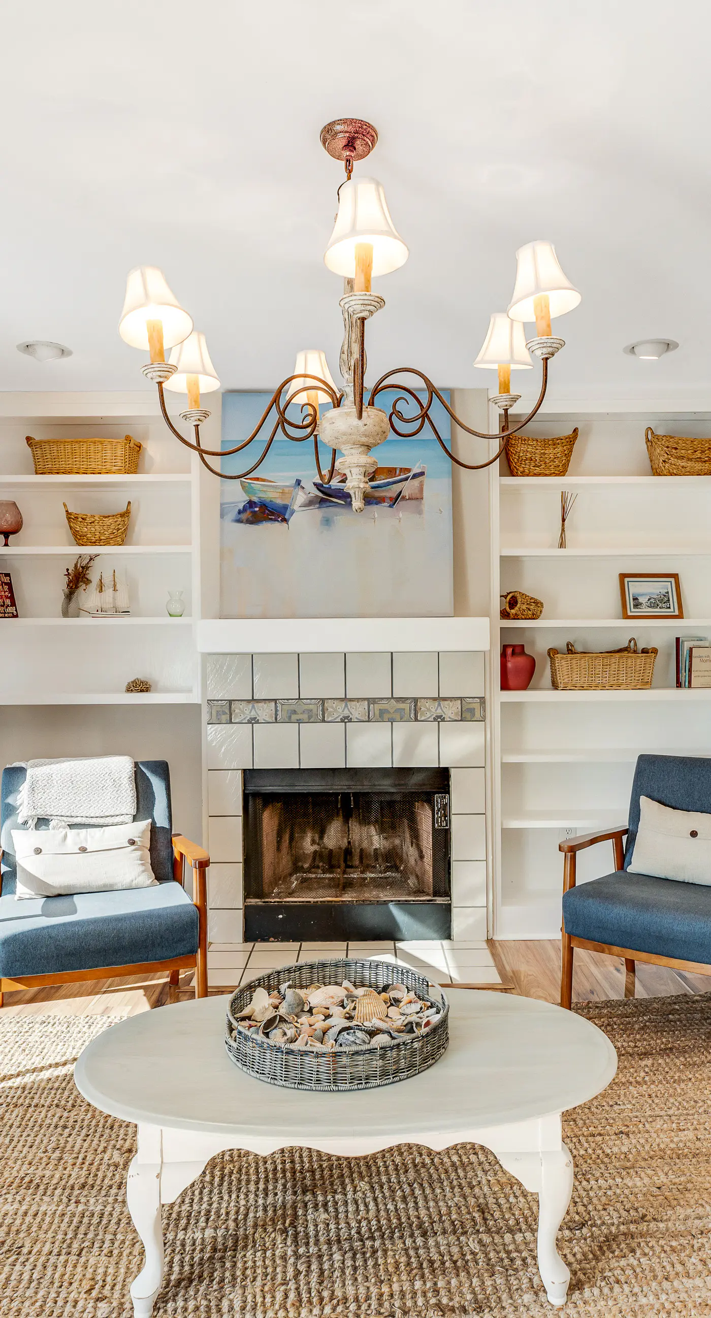 Newly renovated, bright & chic Home with private deck, grill & near the beach