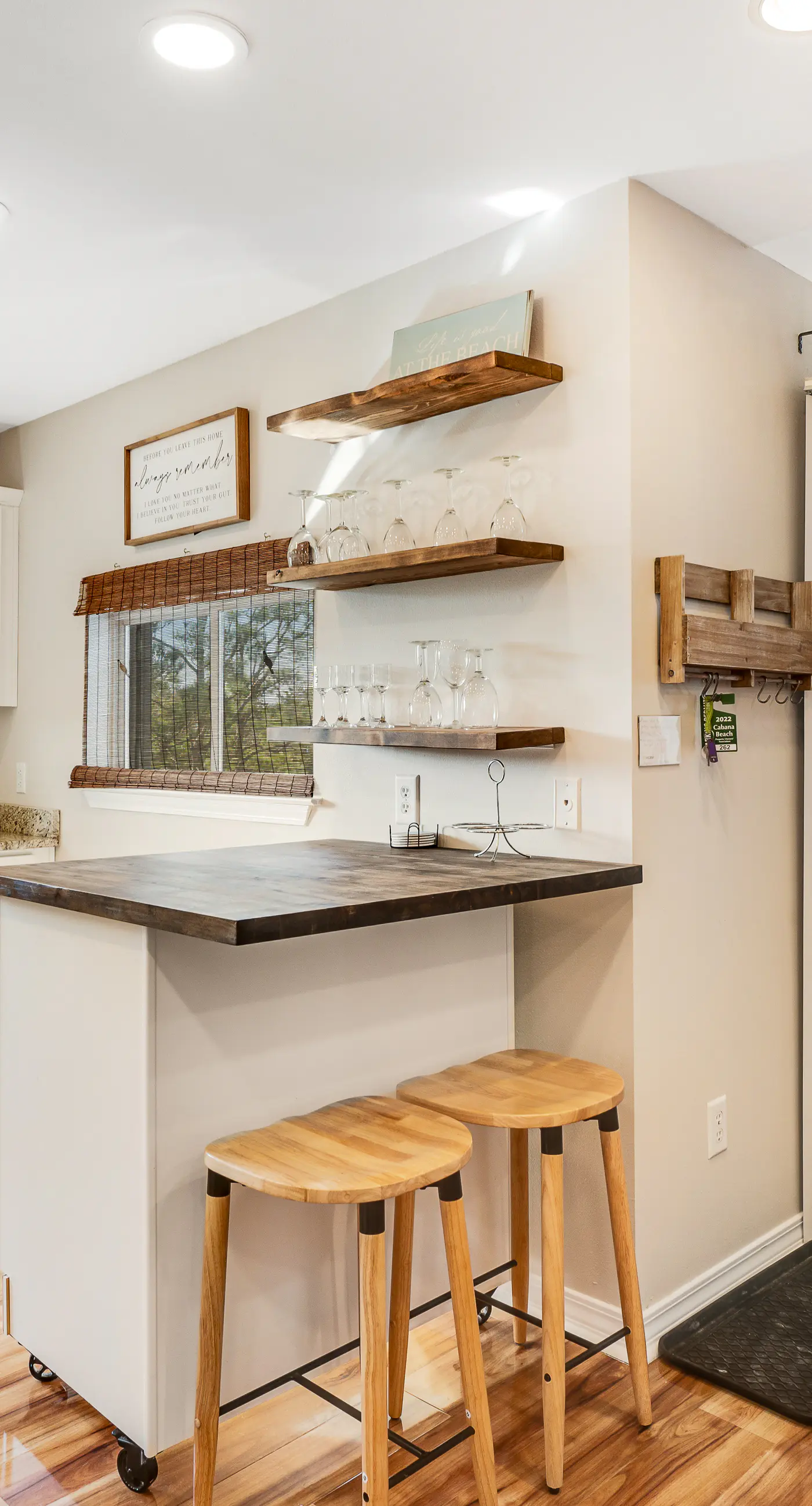 Newly renovated, bright & chic Home with private deck, grill & near the beach