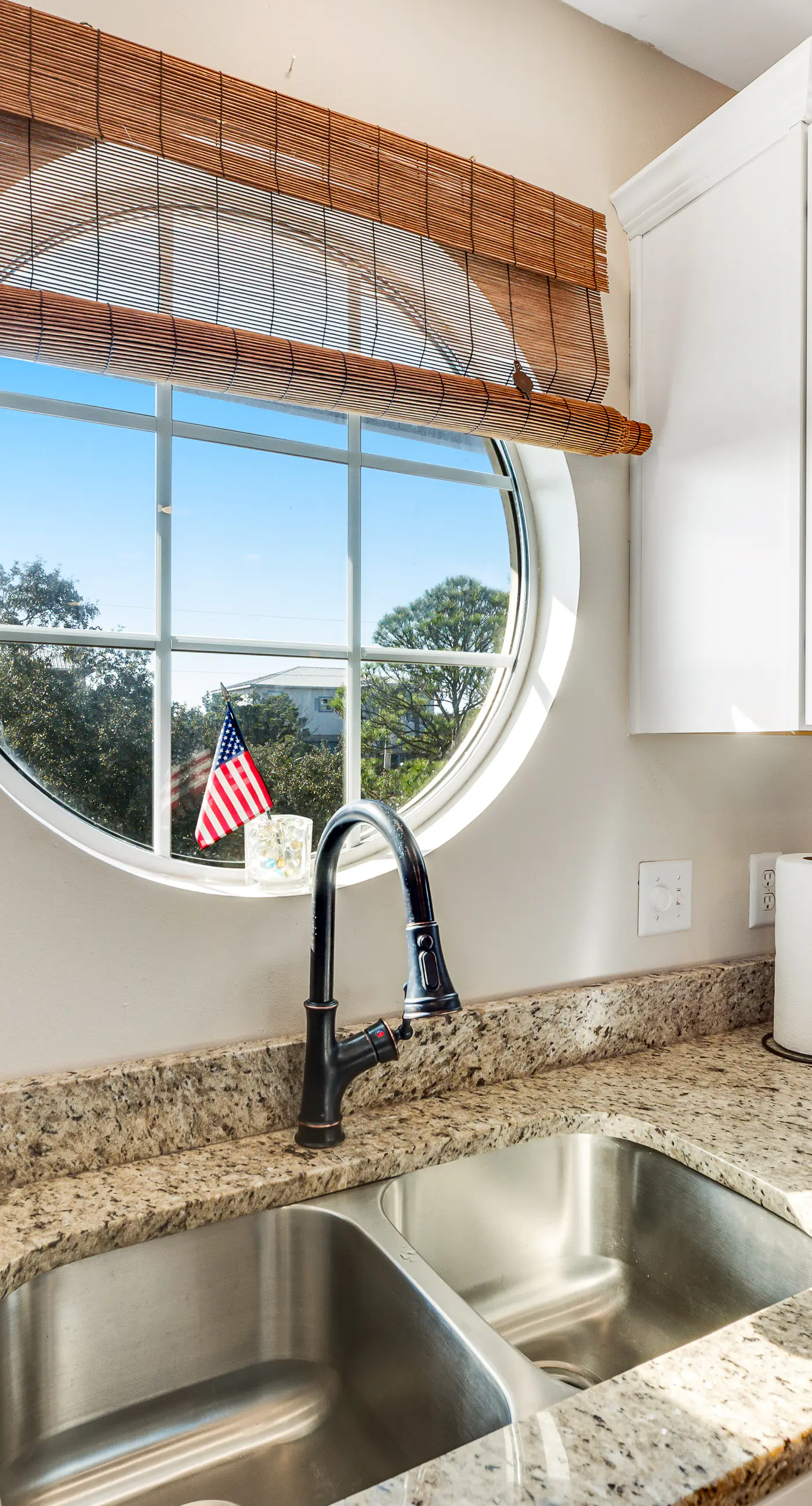 Newly renovated, bright & chic Home with private deck, grill & near the beach