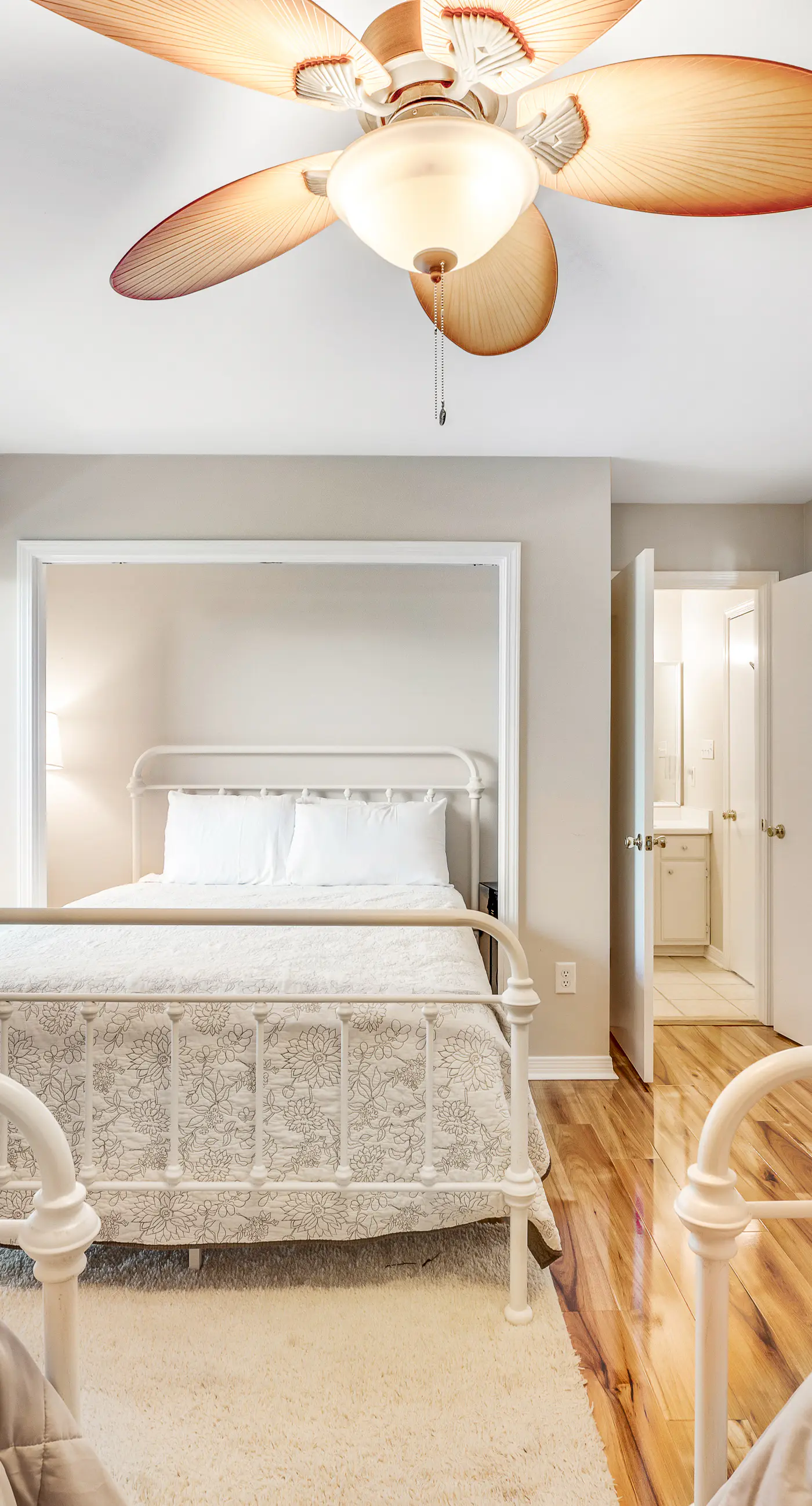 Newly renovated, bright & chic Home with private deck, grill & near the beach