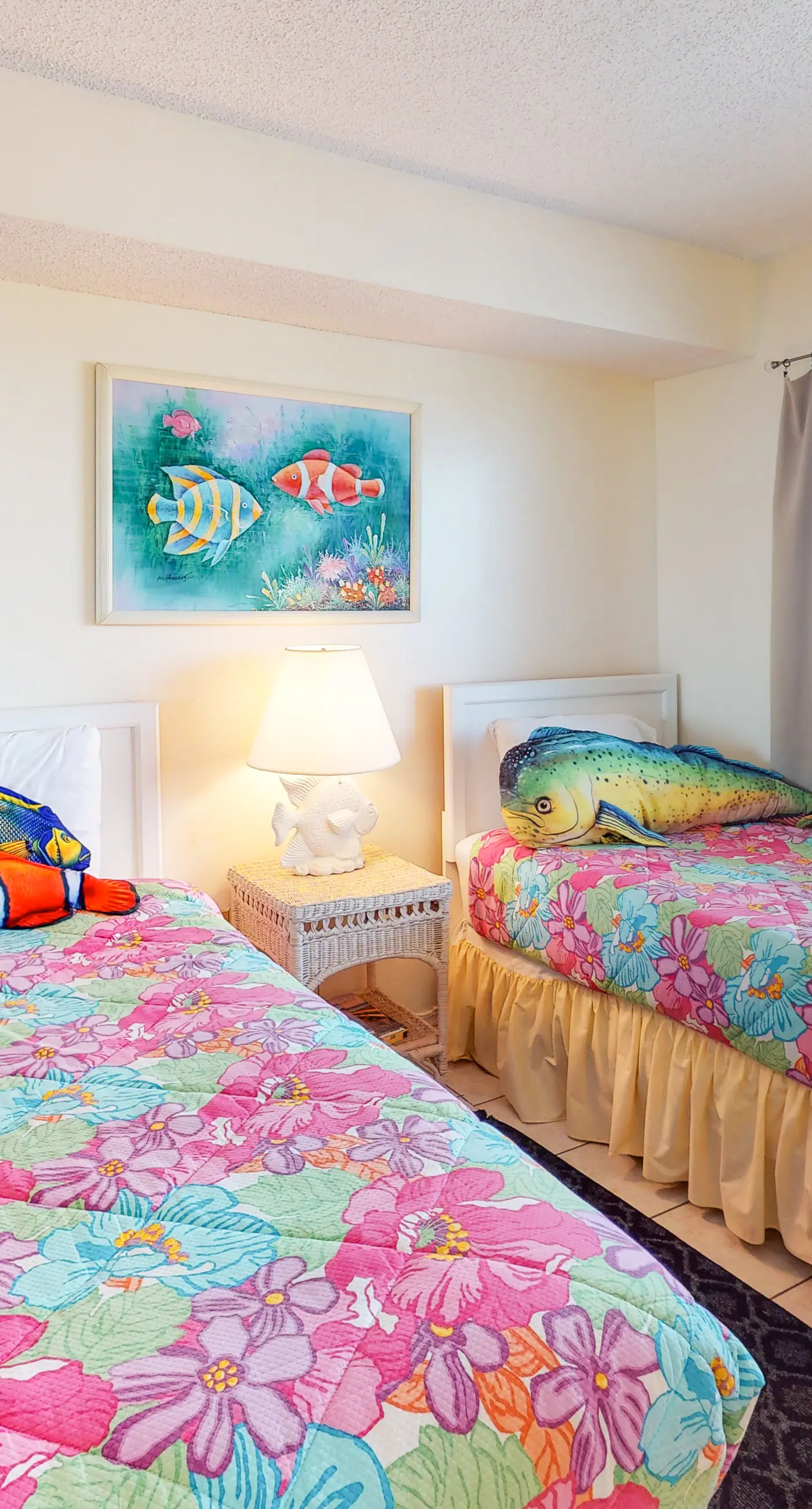 Oceanfront condo with Gulf-view balcony, beach access, pool, WiFi, & central AC