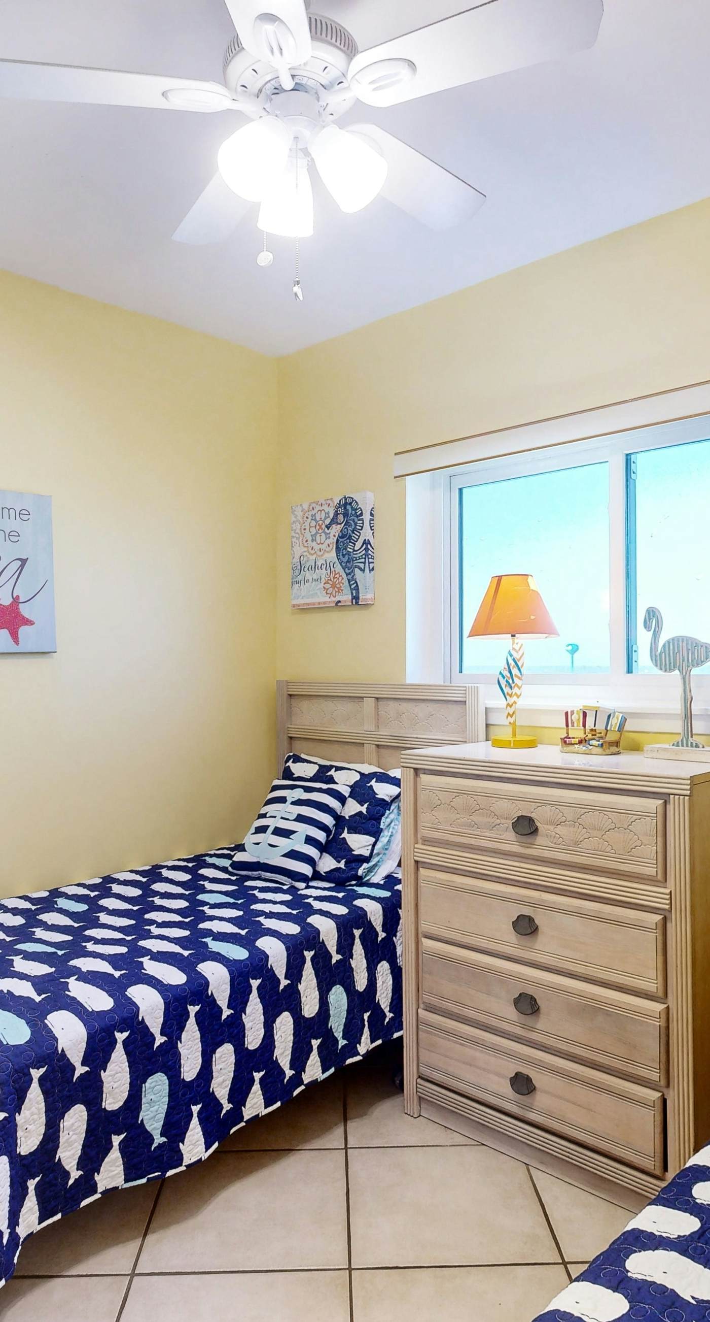 Snowbird-friendly condo with WiFi, on-site pools, hot tub, golf, & tennis