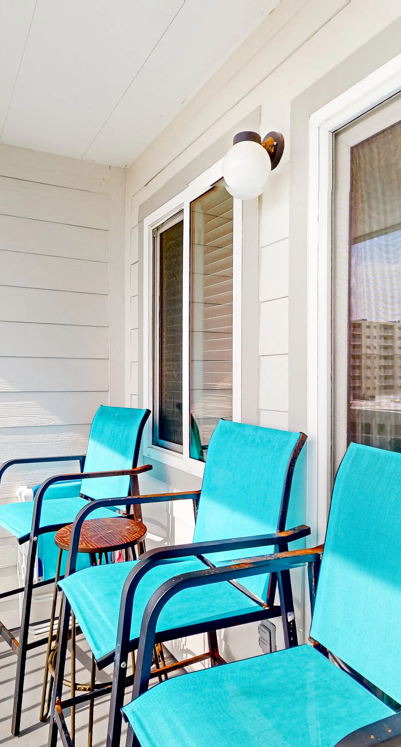 Renovated Gulf-side condo with pools, hot tub, & fitness center