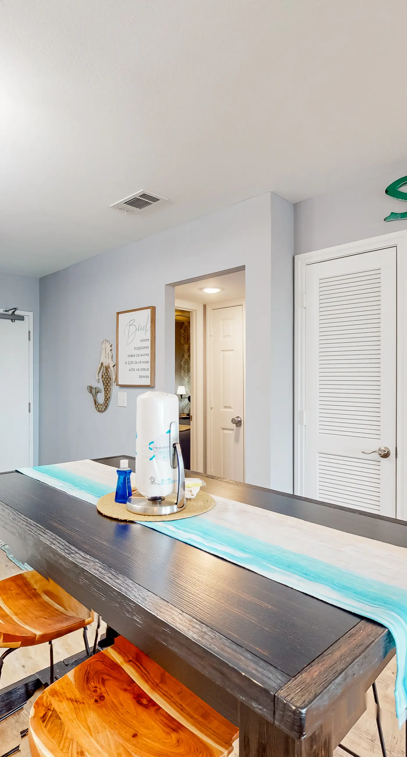 Renovated Gulf-side condo with pools, hot tub, & fitness center