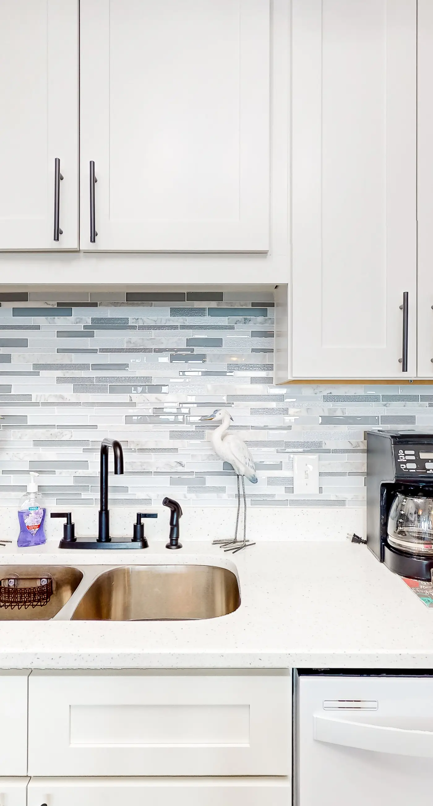 Renovated Gulf-side condo with pools, hot tub, & fitness center