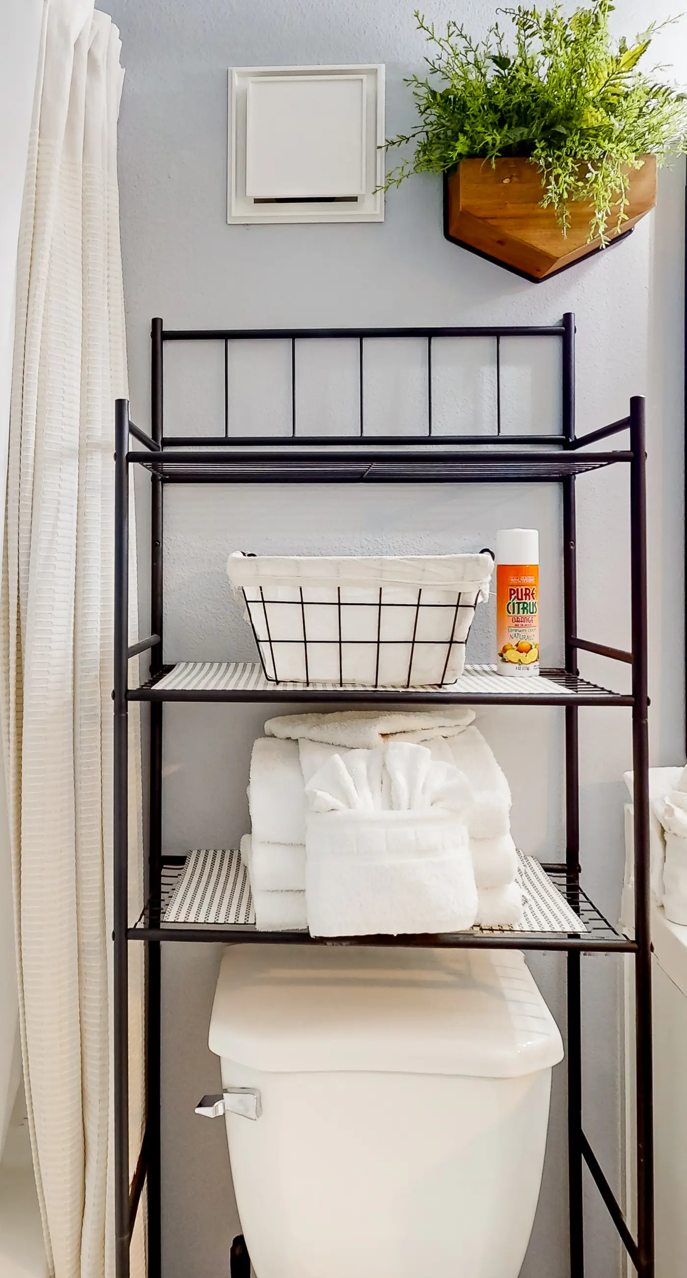 Renovated Gulf-side condo with pools, hot tub, & fitness center