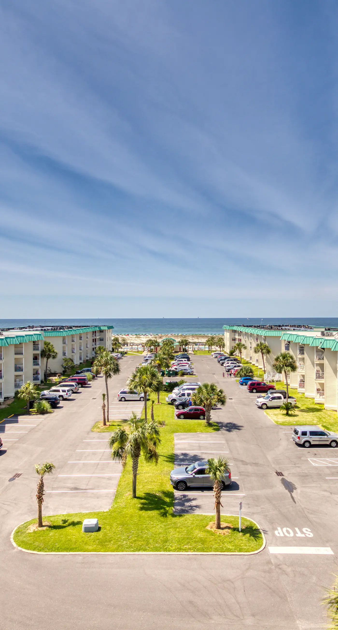 Renovated Gulf-side condo with pools, hot tub, & fitness center