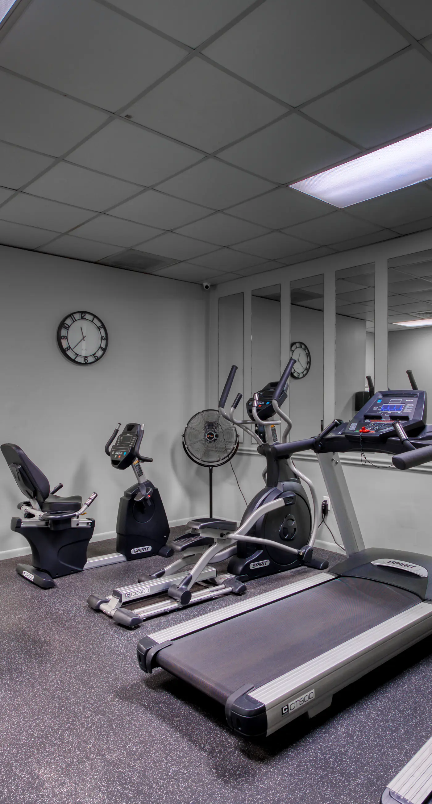 Renovated Gulf-side condo with pools, hot tub, & fitness center