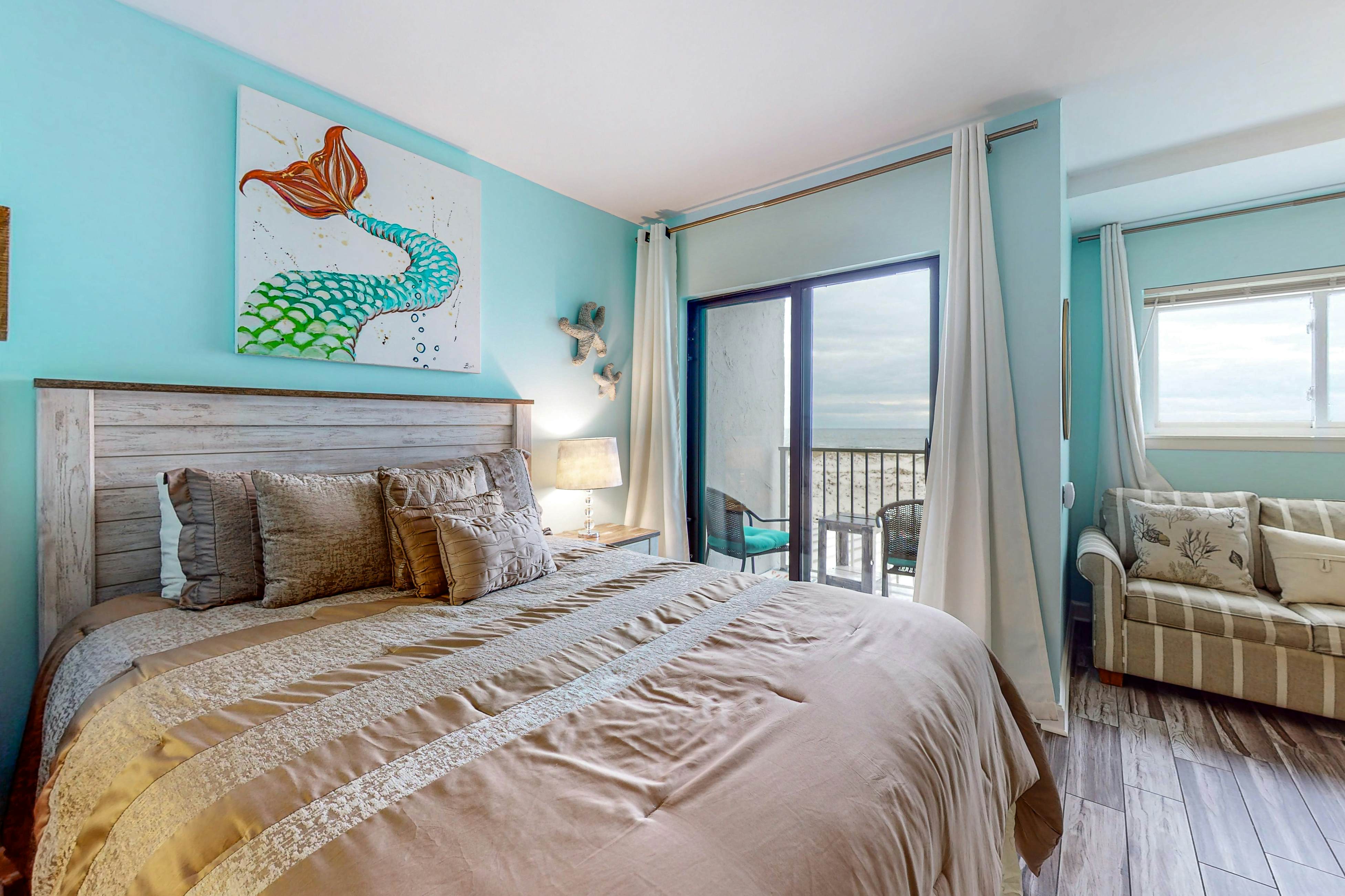 Beachfront suite with kitchenette, saltwater pool, tennis & putting green