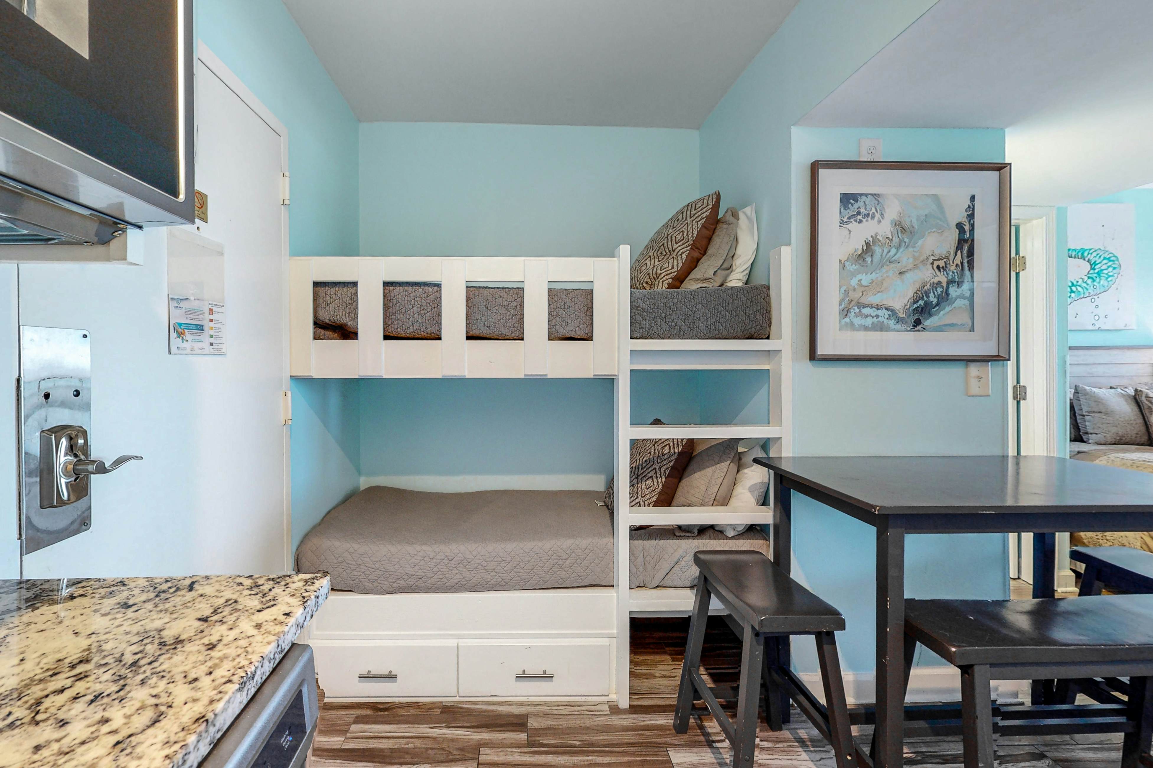 Beachfront suite with kitchenette, saltwater pool, tennis & putting green