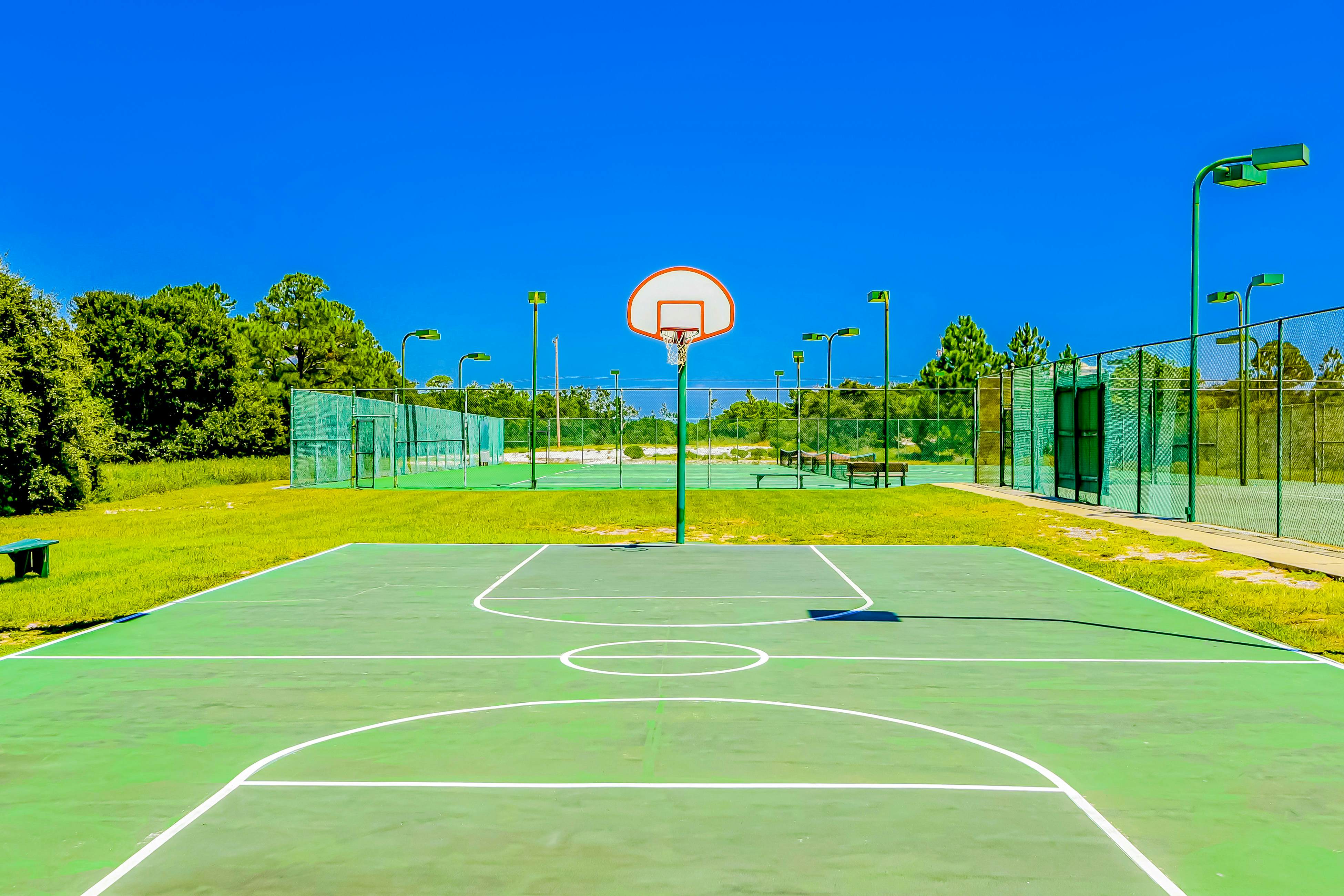 Beachfront suite with kitchenette, saltwater pool, tennis & putting green