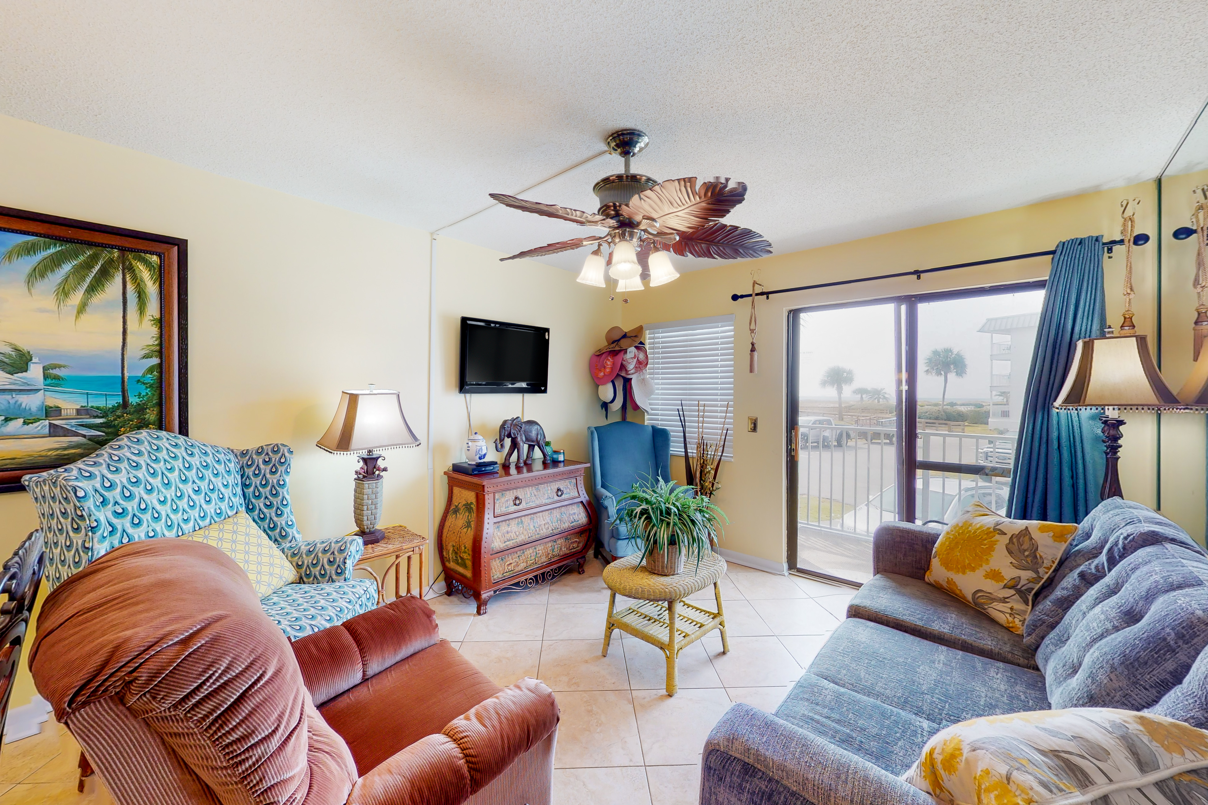 Oceanfront Condo at Plantation East - Shared Pools, Hot Tubs, Tennis, AC & WiFi