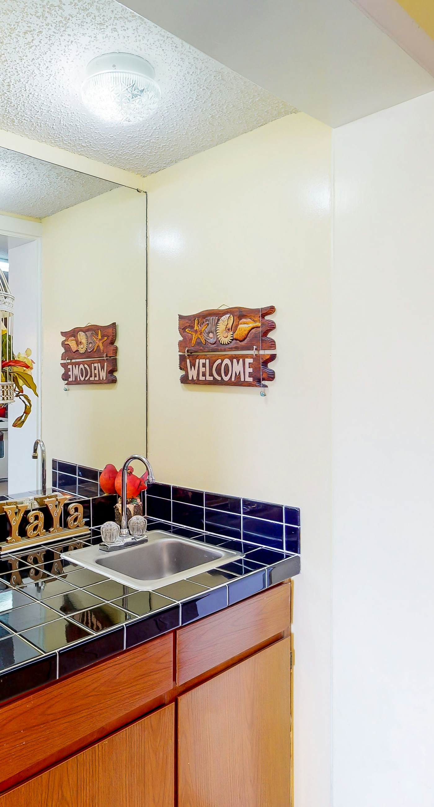 Oceanfront Condo at Plantation East - Shared Pools, Hot Tubs, Tennis, AC & WiFi