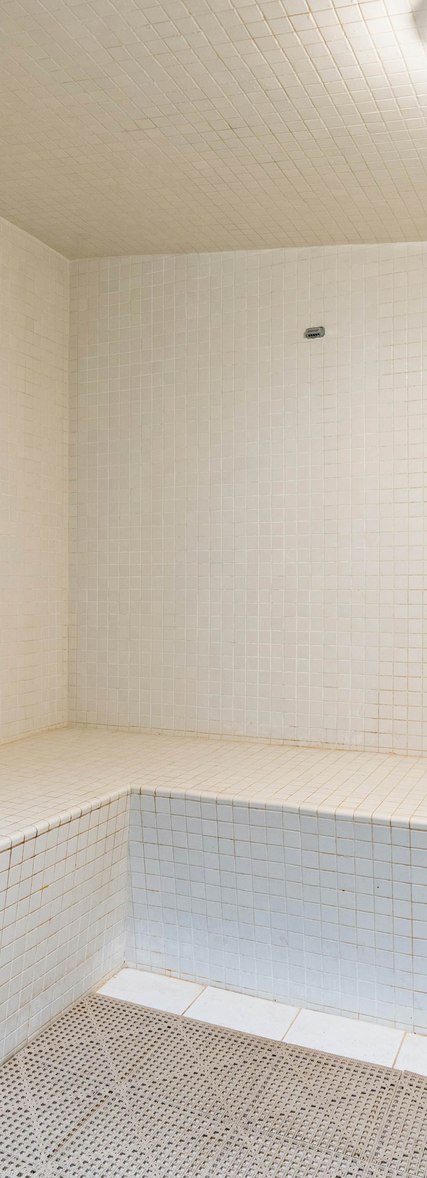 Oceanfront Condo at Plantation East - Shared Pools, Hot Tubs, Tennis, AC & WiFi