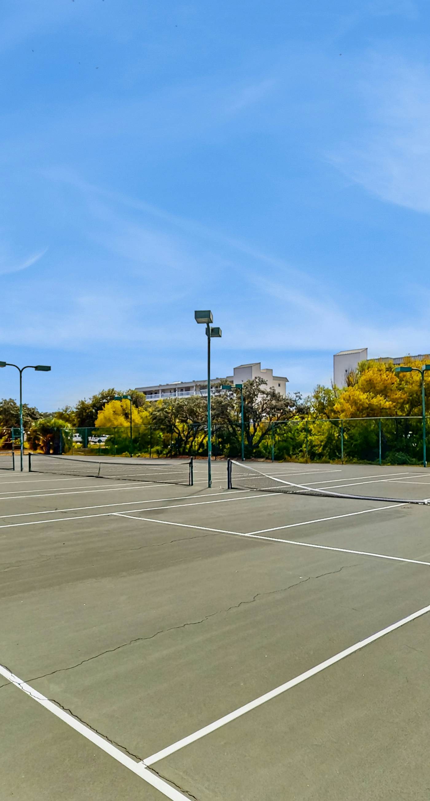 Oceanfront Condo at Plantation East - Shared Pools, Hot Tubs, Tennis, AC & WiFi