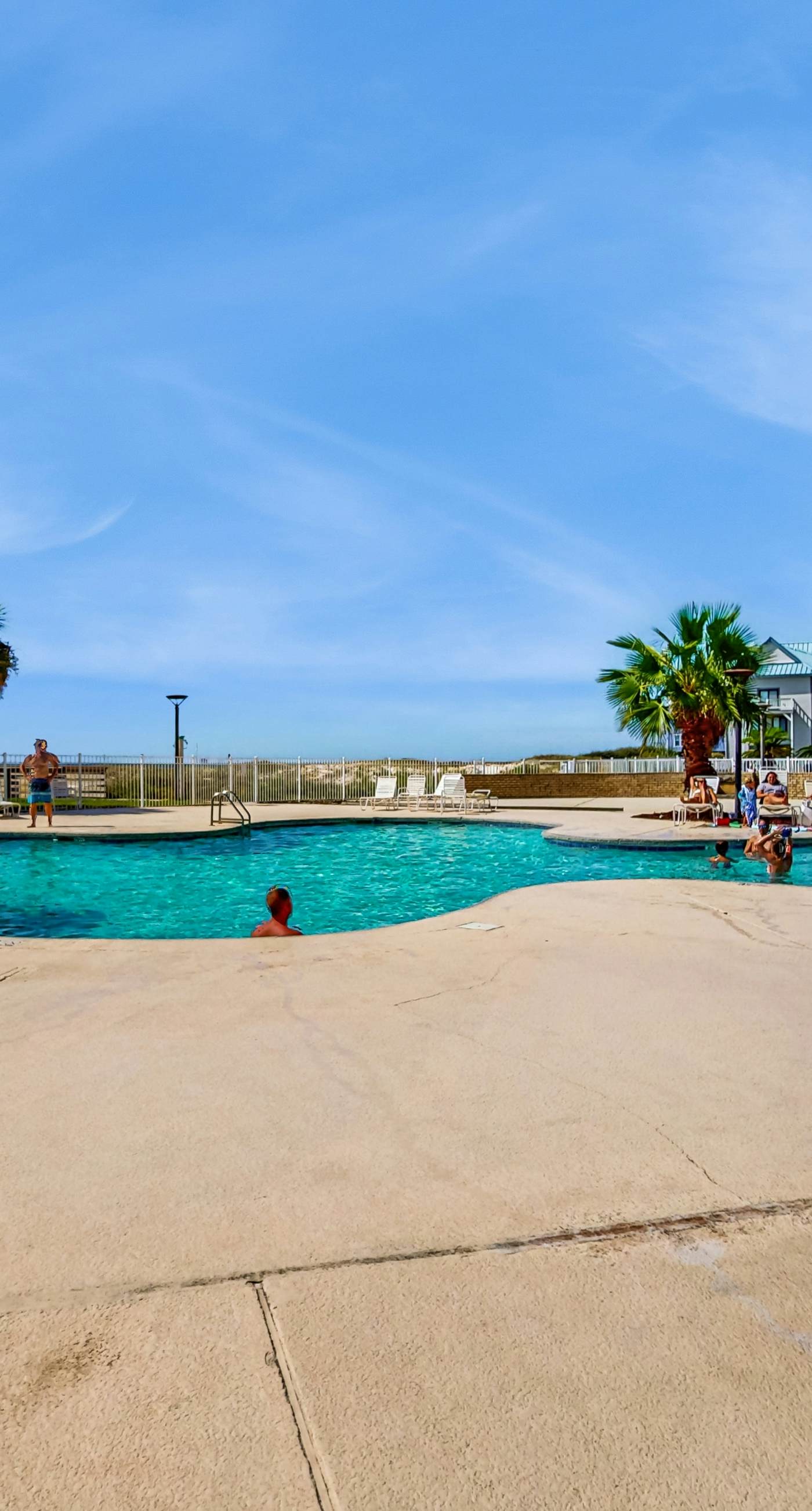 Oceanfront Condo at Plantation East - Shared Pools, Hot Tubs, Tennis, AC & WiFi