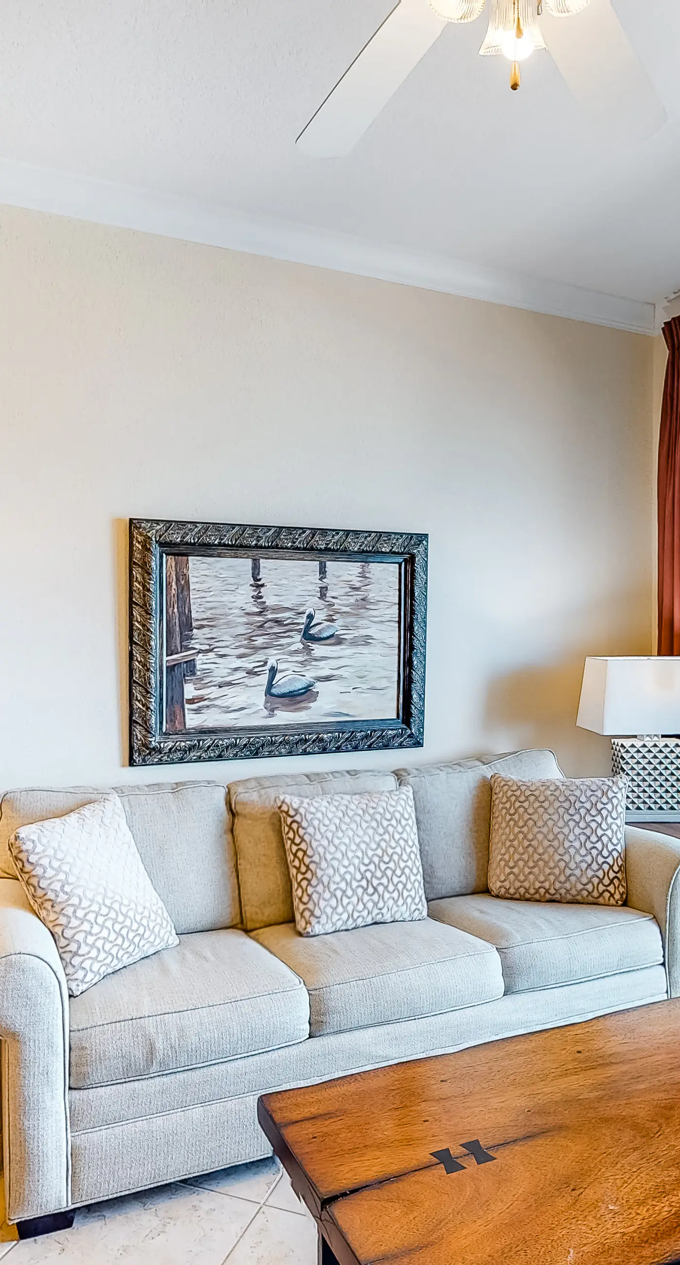 Top-floor condo with breathtaking views, beach access, pools & hot tub