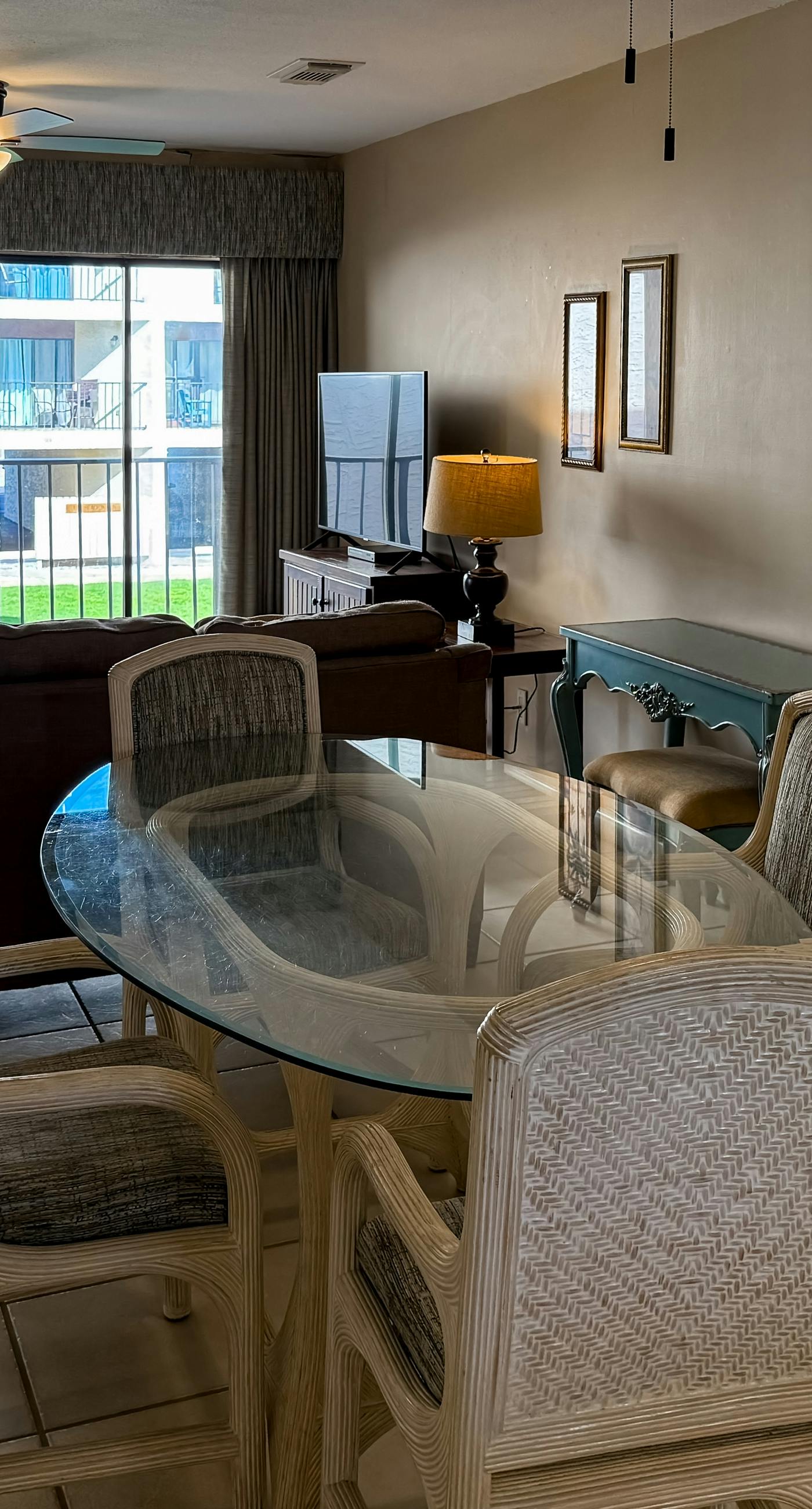 Spacious condo with views of the gulf, near beaches, features shared pool