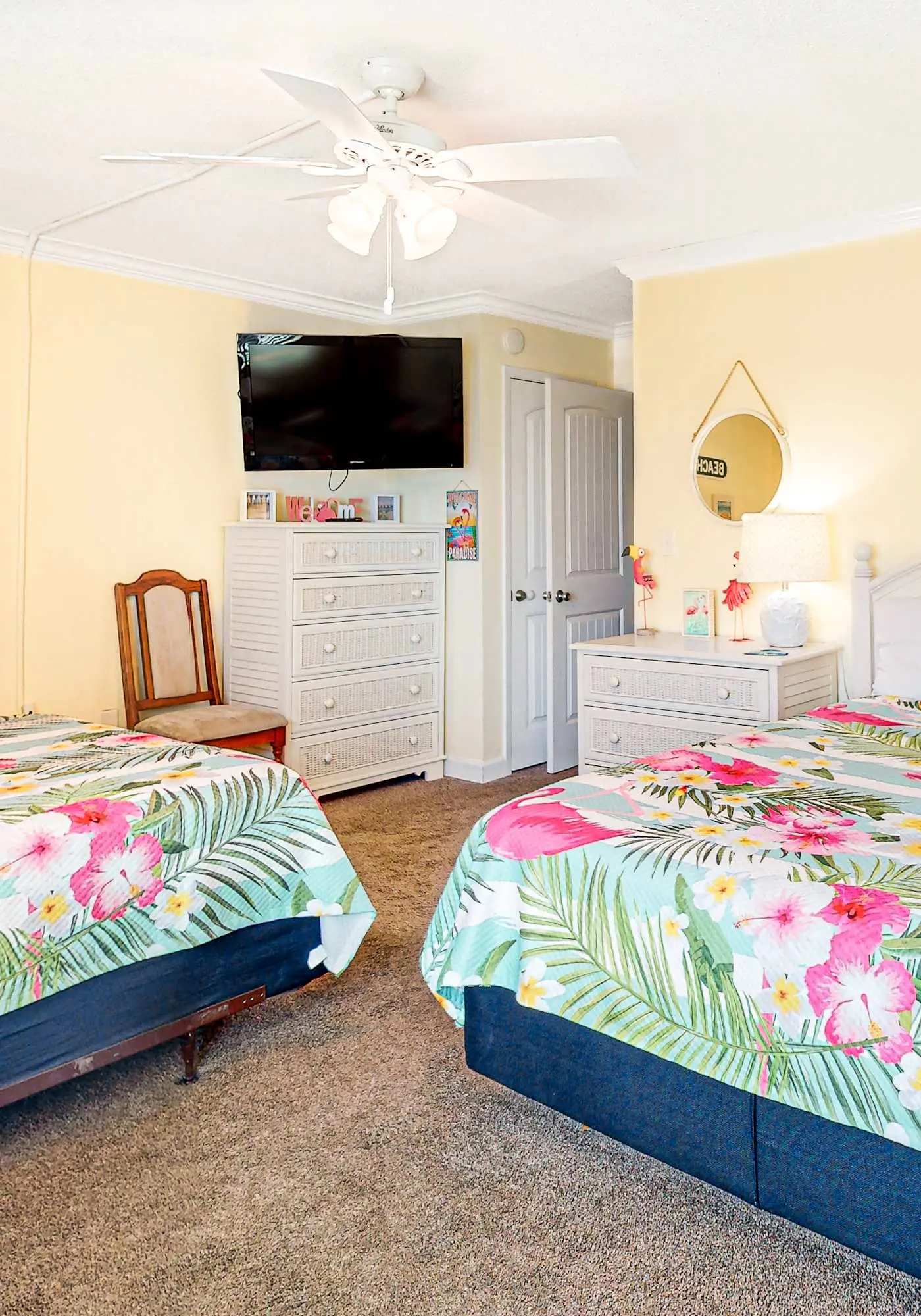 Waterfront condo with a full kitchen, pool, & beach access