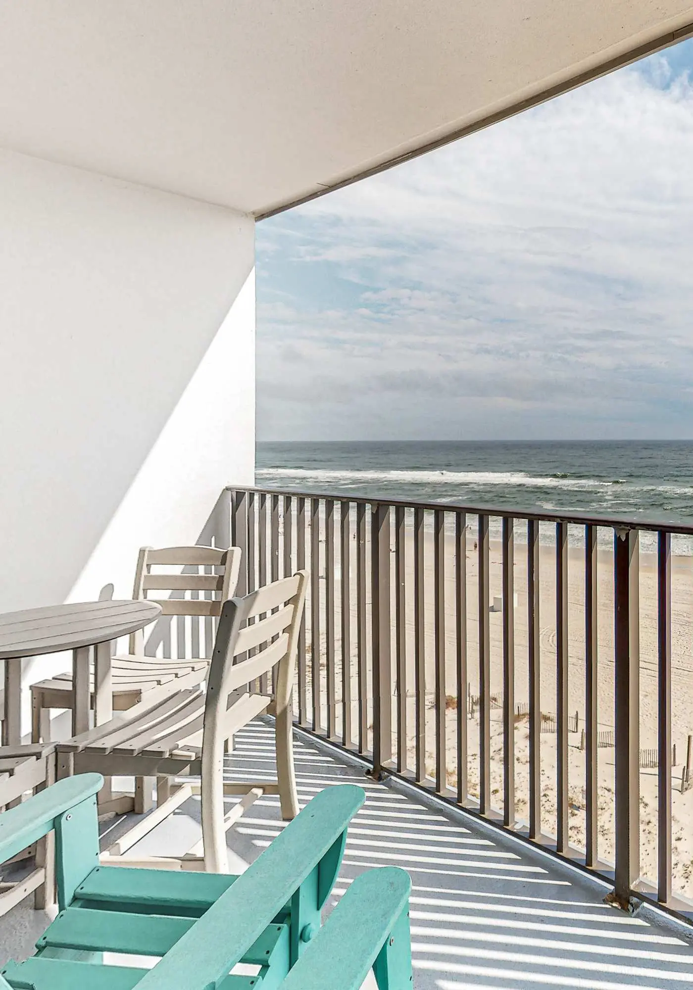 Waterfront condo with a full kitchen, pool, & beach access