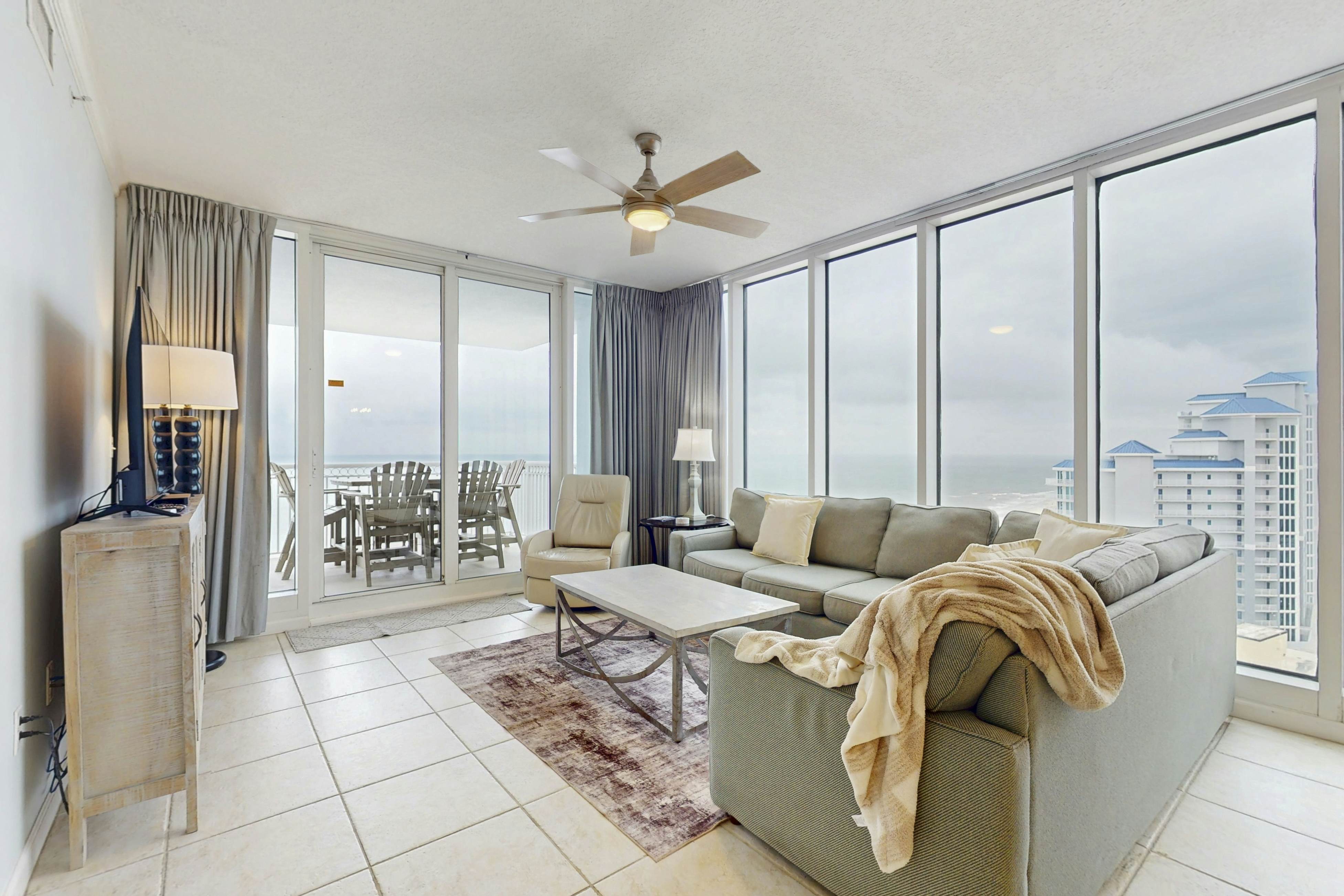 Luxurious beachfront condo w incredible Gulf view & shared pool hot tub