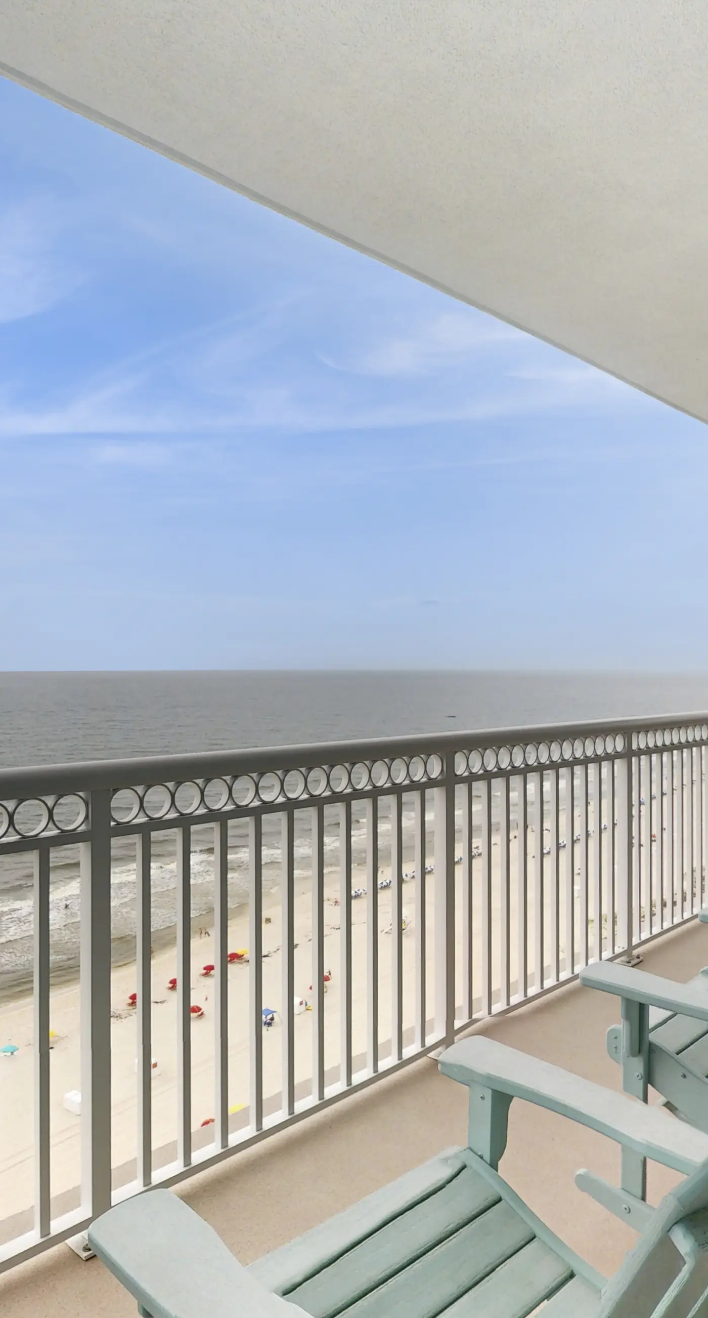 Luxurious beachfront condo w incredible Gulf view & shared pool hot tub