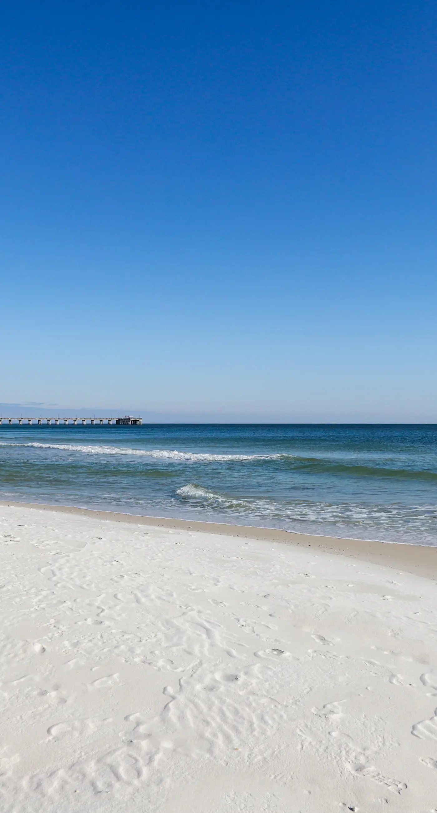 Luxurious beachfront condo w incredible Gulf view & shared pool hot tub