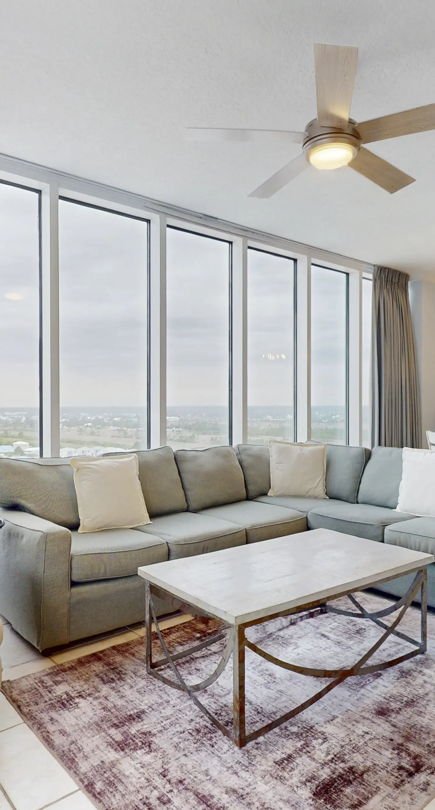 Luxurious beachfront condo w incredible Gulf view & shared pool hot tub