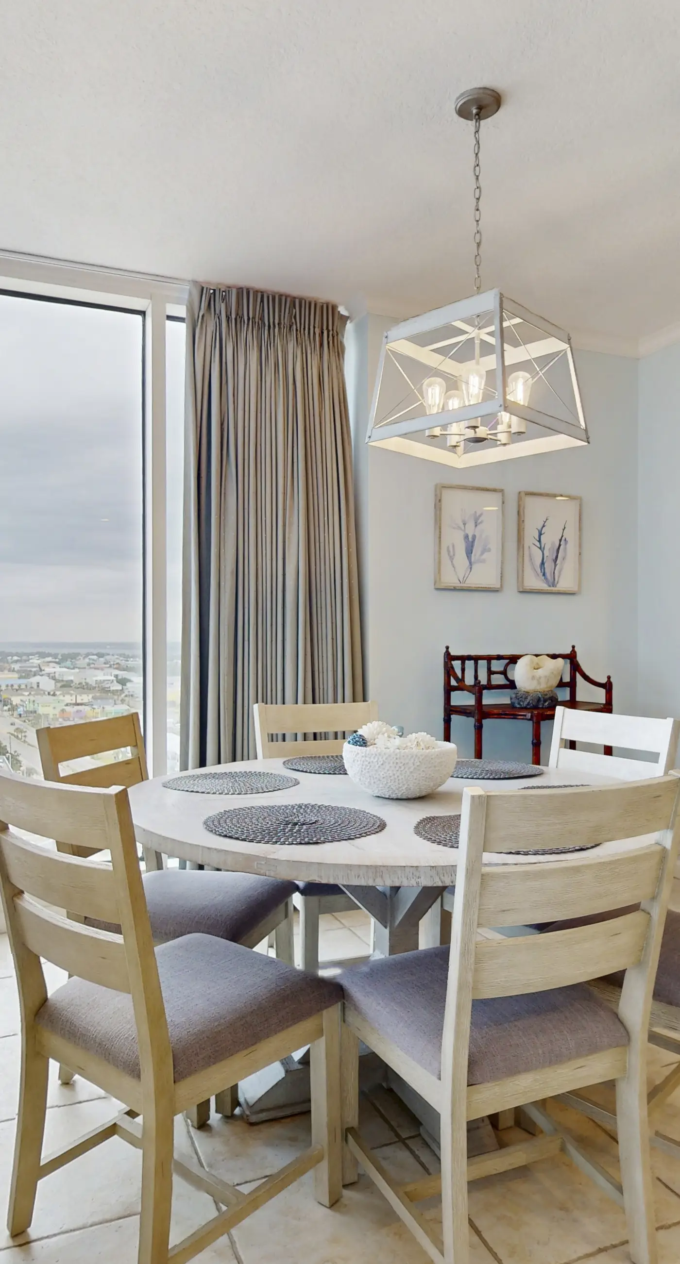 Luxurious beachfront condo w incredible Gulf view & shared pool hot tub