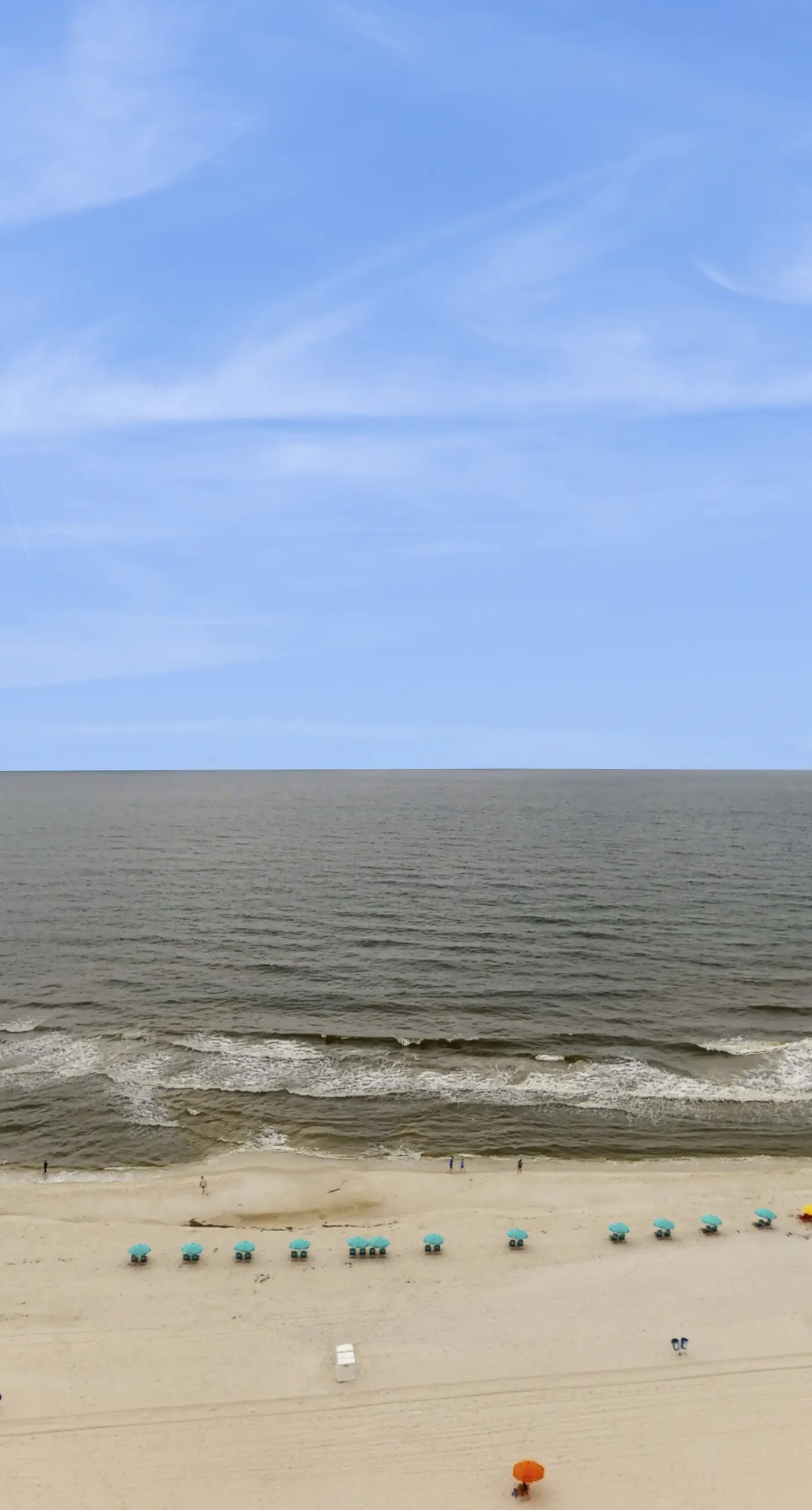 Luxurious beachfront condo w incredible Gulf view & shared pool hot tub