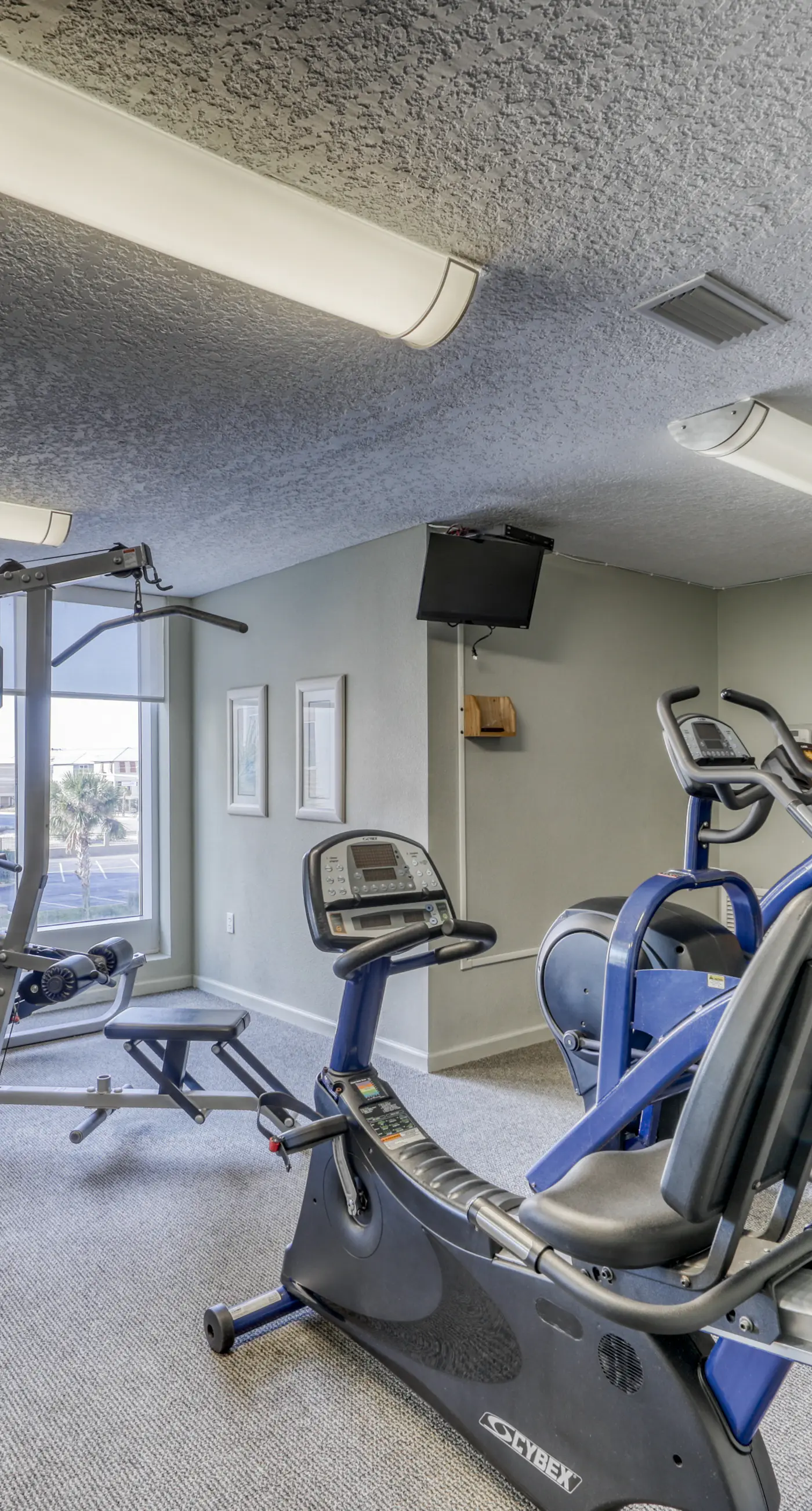 Luxurious beachfront condo w incredible Gulf view & shared pool hot tub