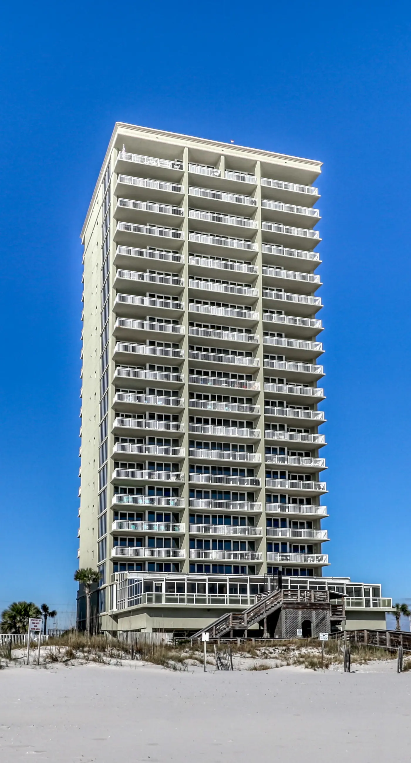 Luxurious beachfront condo w incredible Gulf view & shared pool hot tub