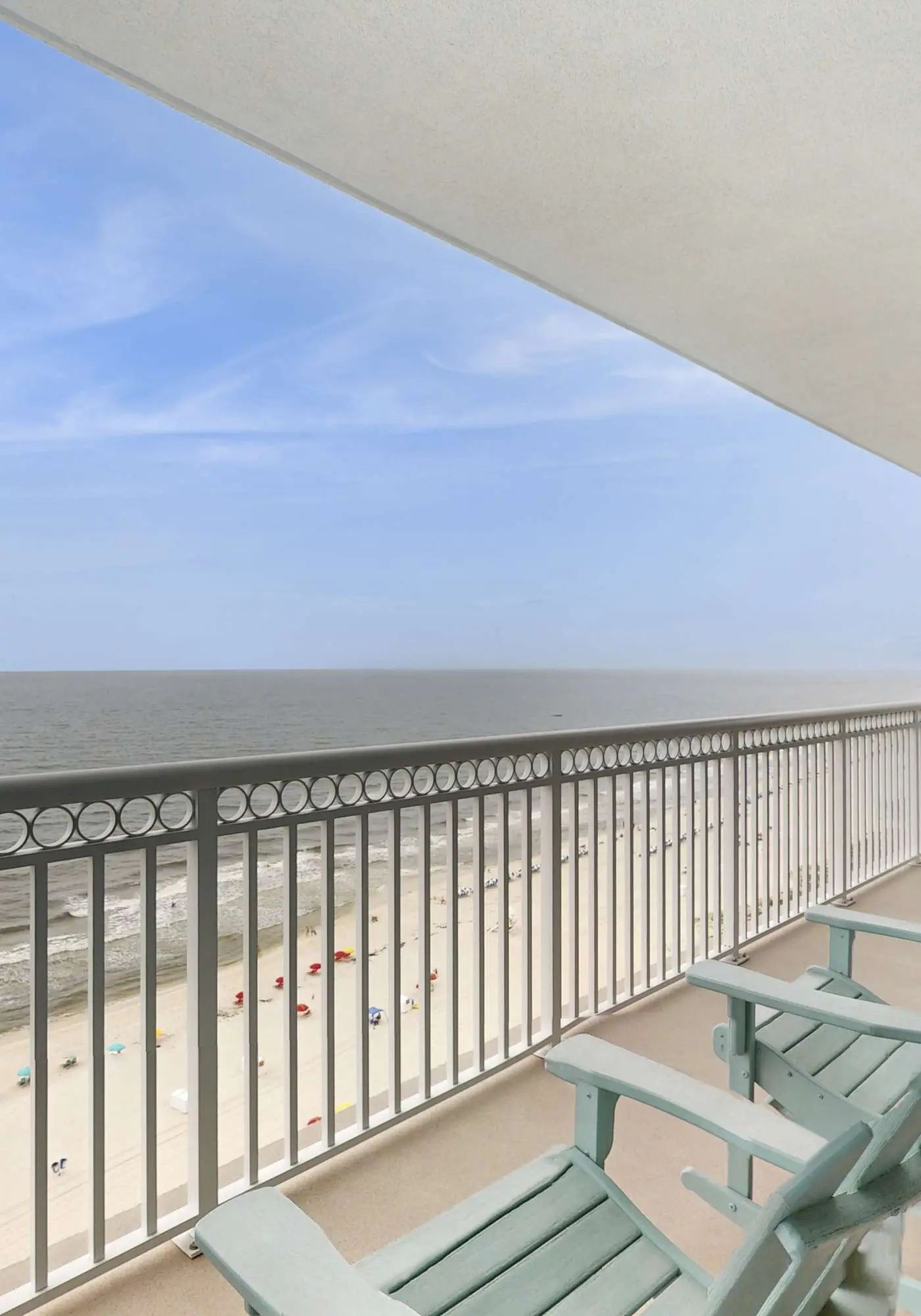 Luxurious beachfront condo w incredible Gulf view & shared pool hot tub