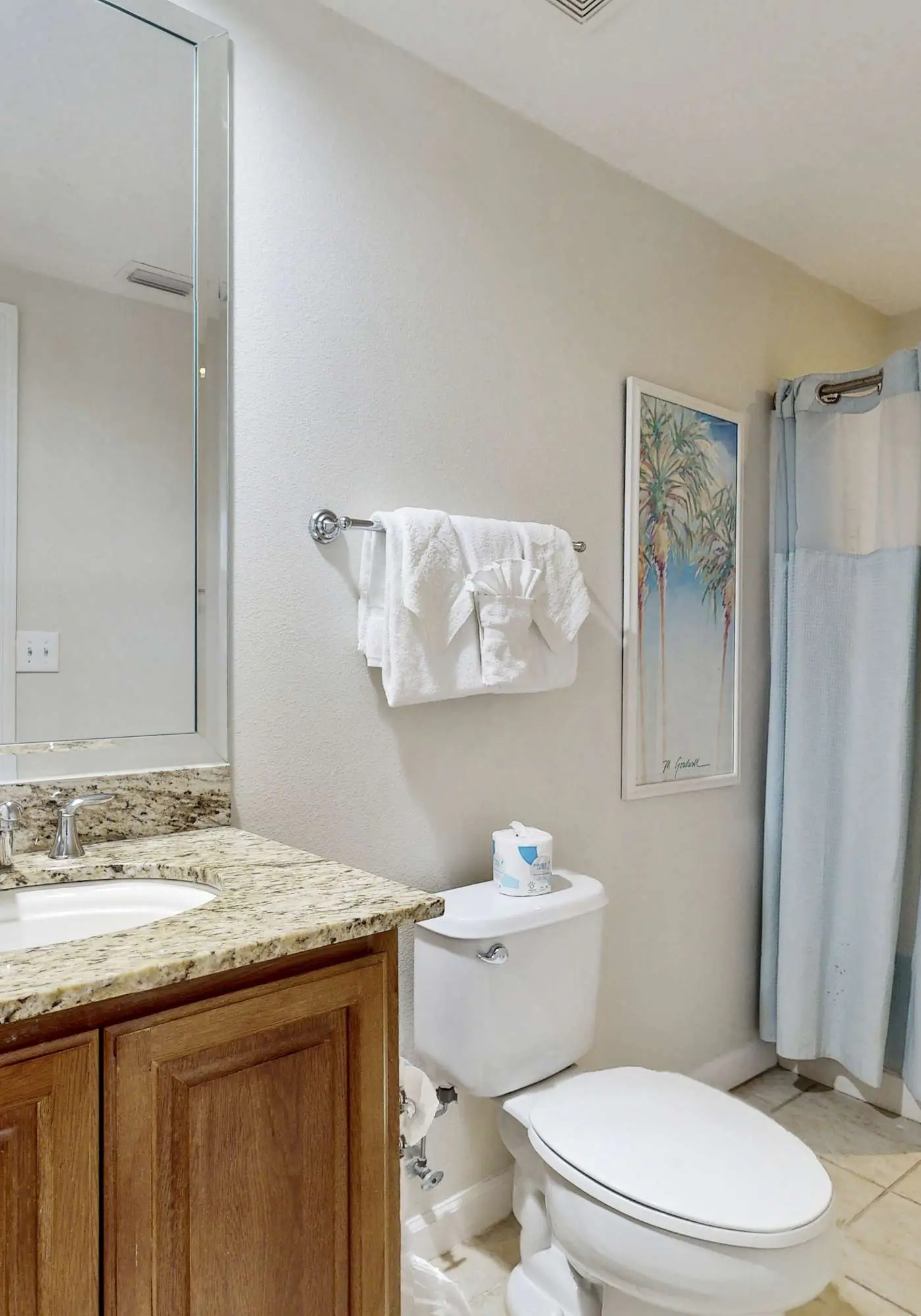 Luxurious beachfront condo w incredible Gulf view & shared pool hot tub