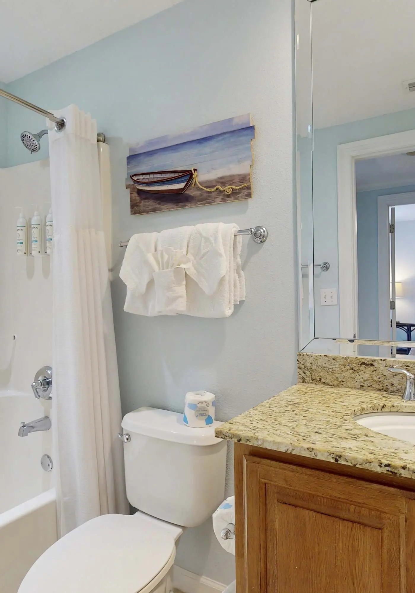 Luxurious beachfront condo w incredible Gulf view & shared pool hot tub