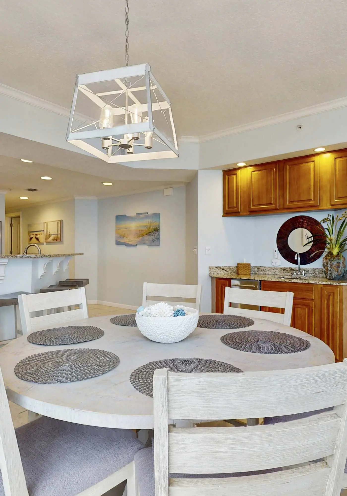 Luxurious beachfront condo w incredible Gulf view & shared pool hot tub