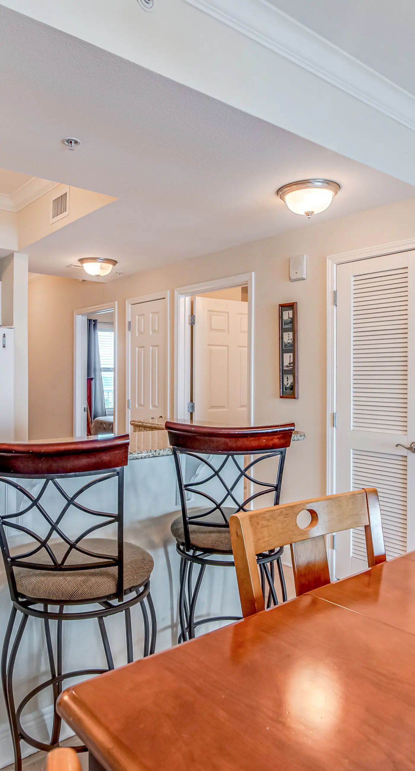 Condo overlooking the Gulf with pools, lazy river & breezeway to beach