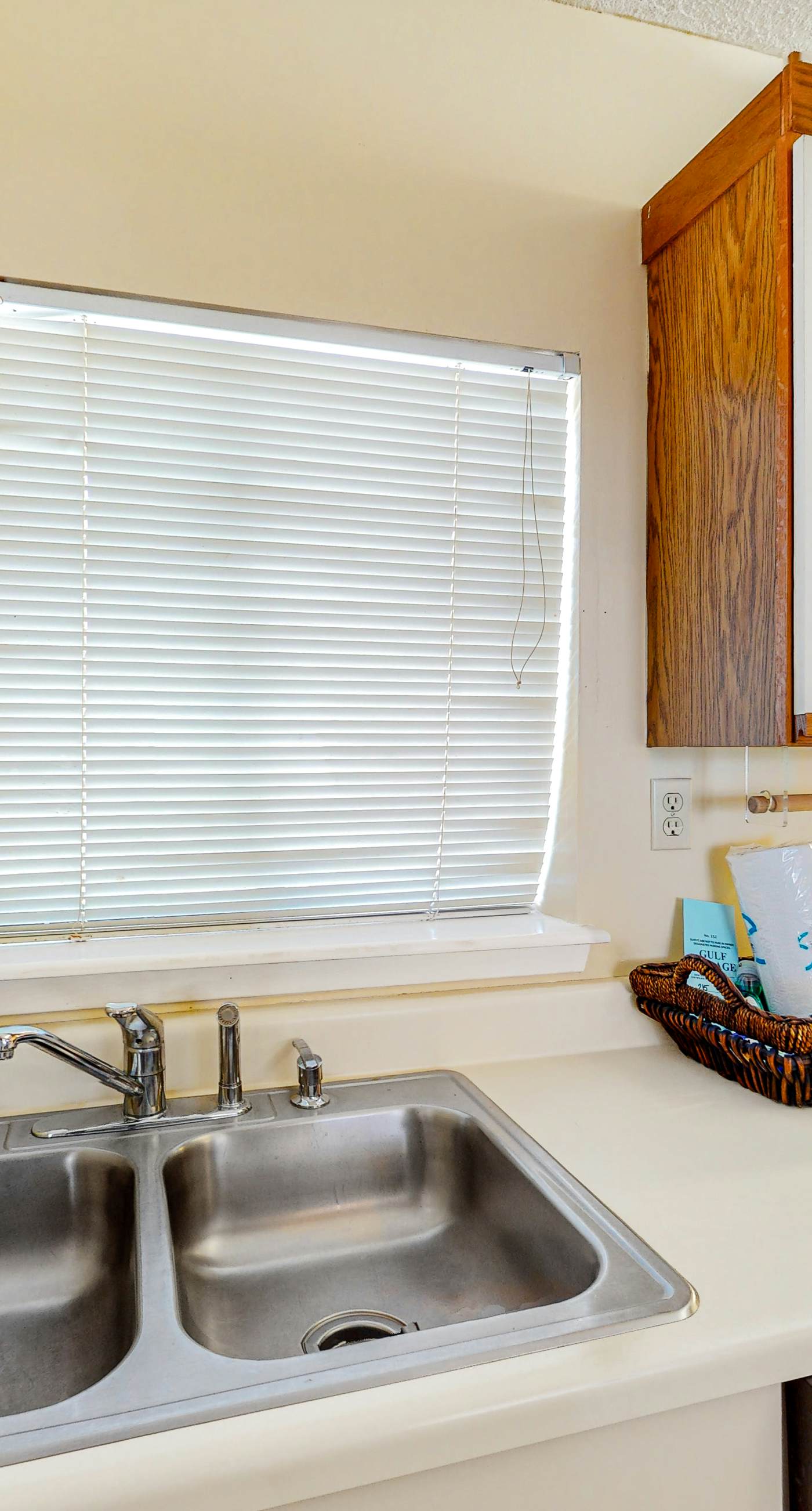 Beachfront condo with balcony overlooking Gulf of Mexico & resort pool