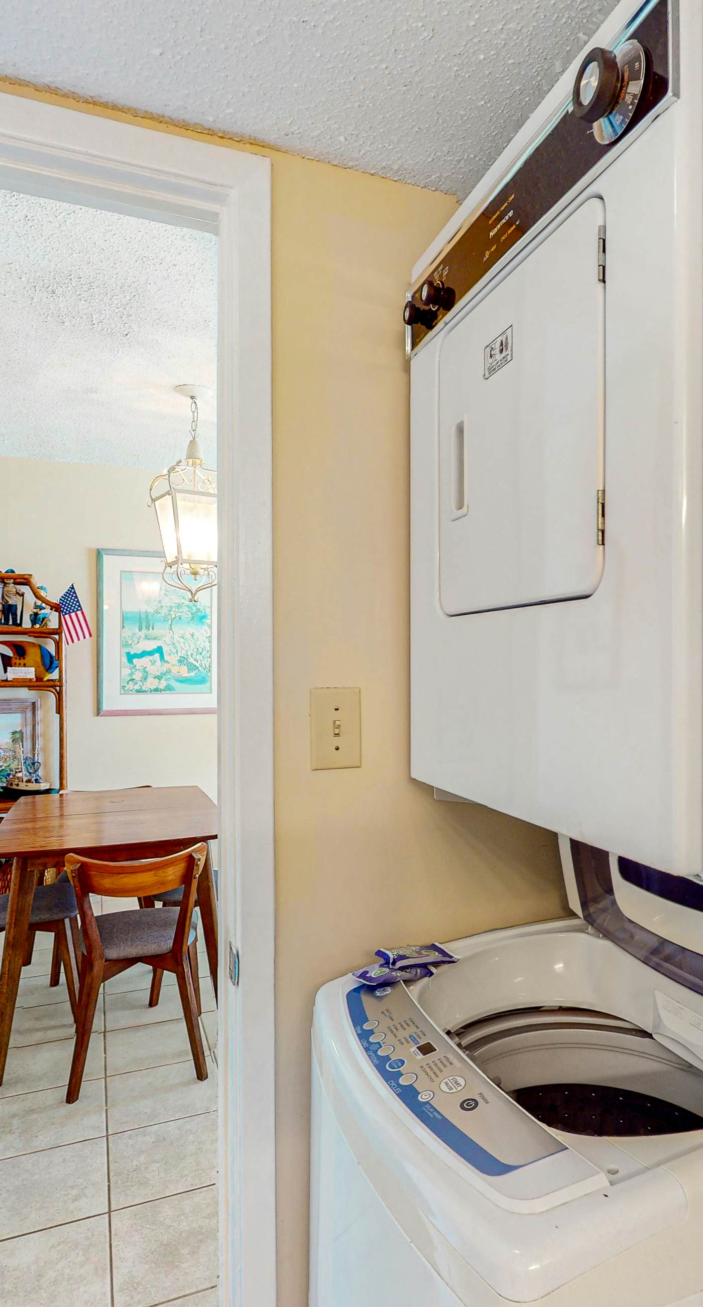 Beachfront condo with balcony overlooking Gulf of Mexico & resort pool