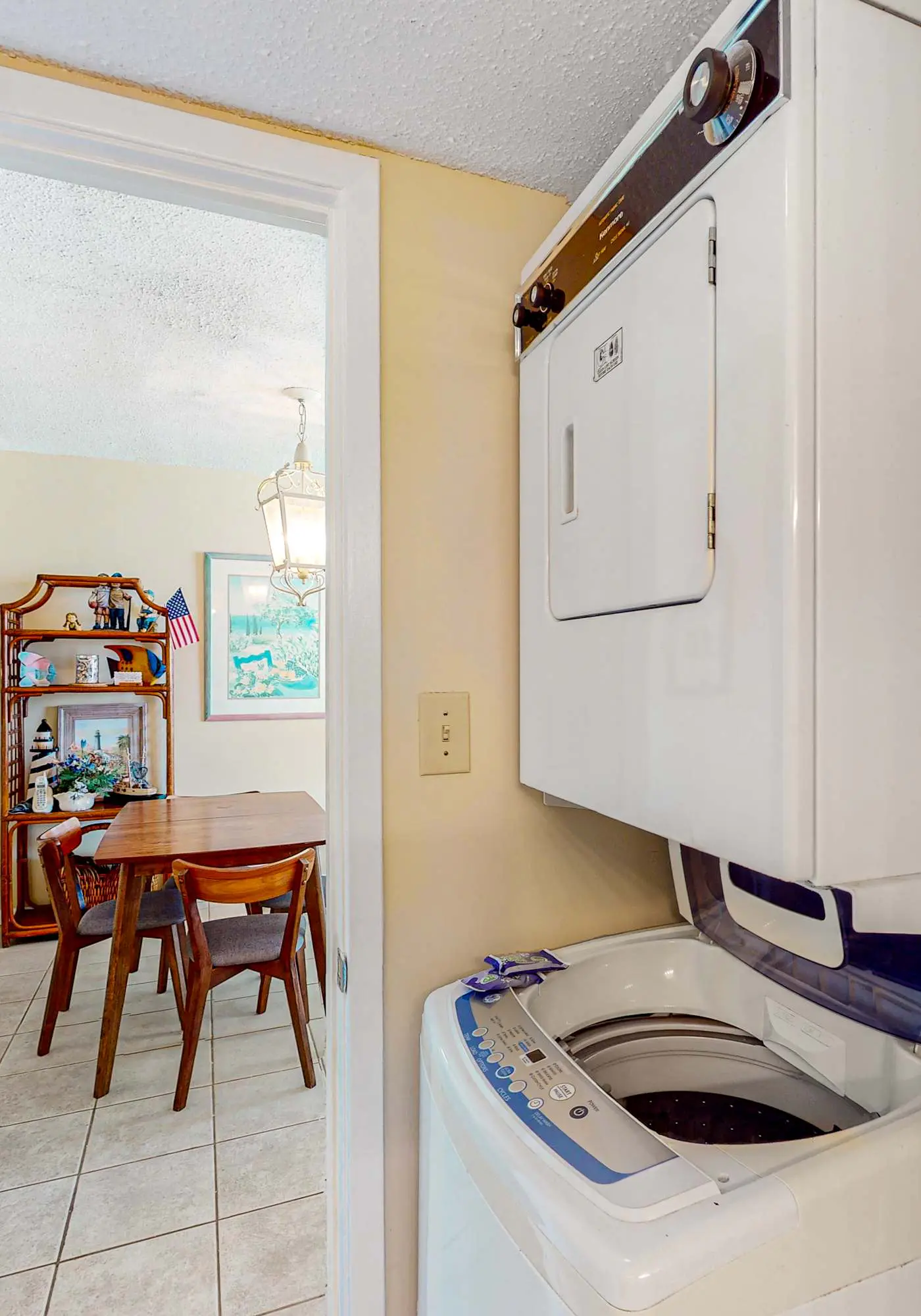 Beachfront condo with balcony overlooking Gulf of Mexico & resort pool