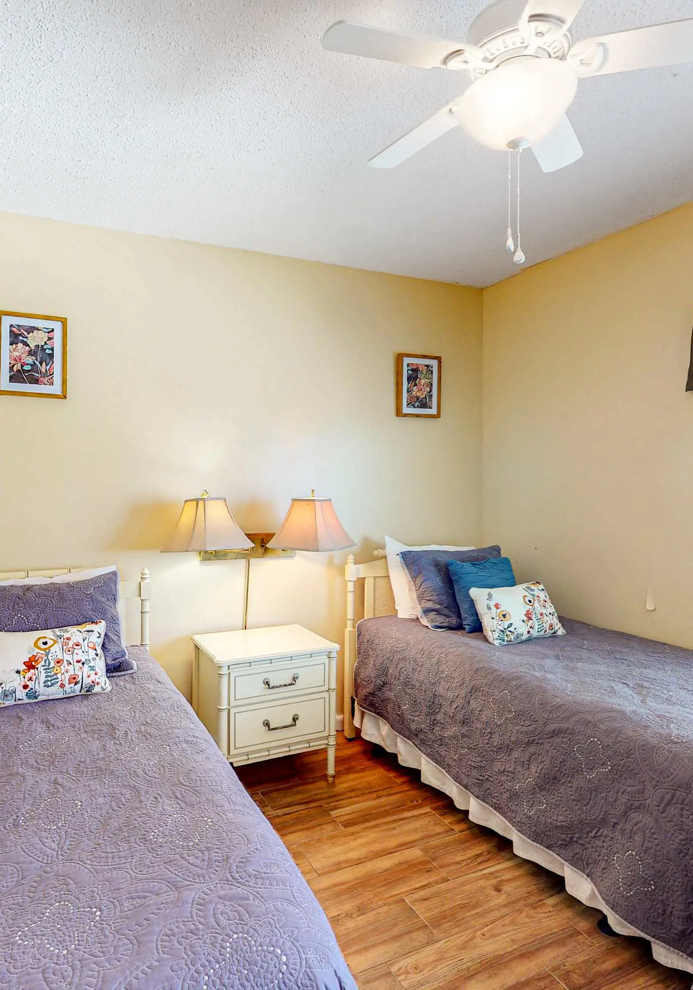 Beachfront condo with balcony overlooking Gulf of Mexico & resort pool
