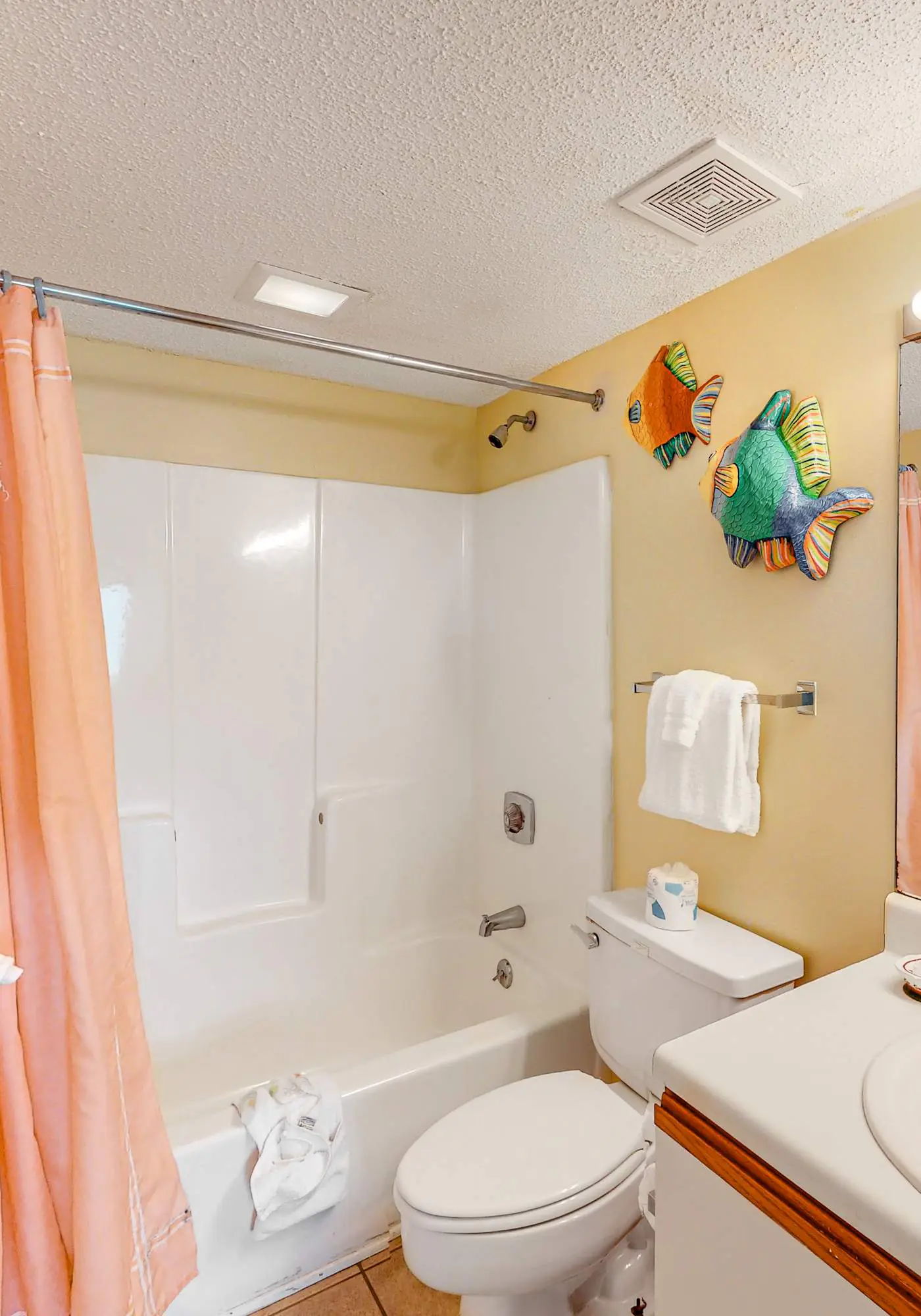 Beachfront condo with balcony overlooking Gulf of Mexico & resort pool