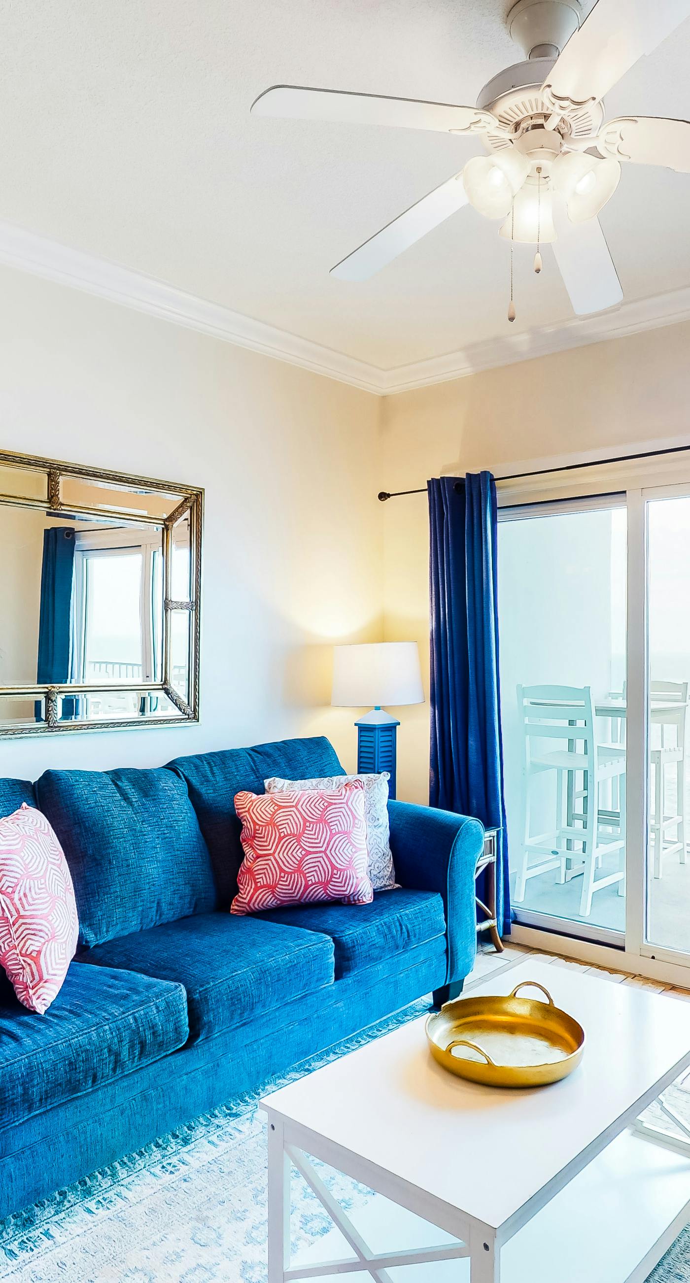 Beachfront condo w spacious layout, swim-through outdoor indoor pool & hot tub