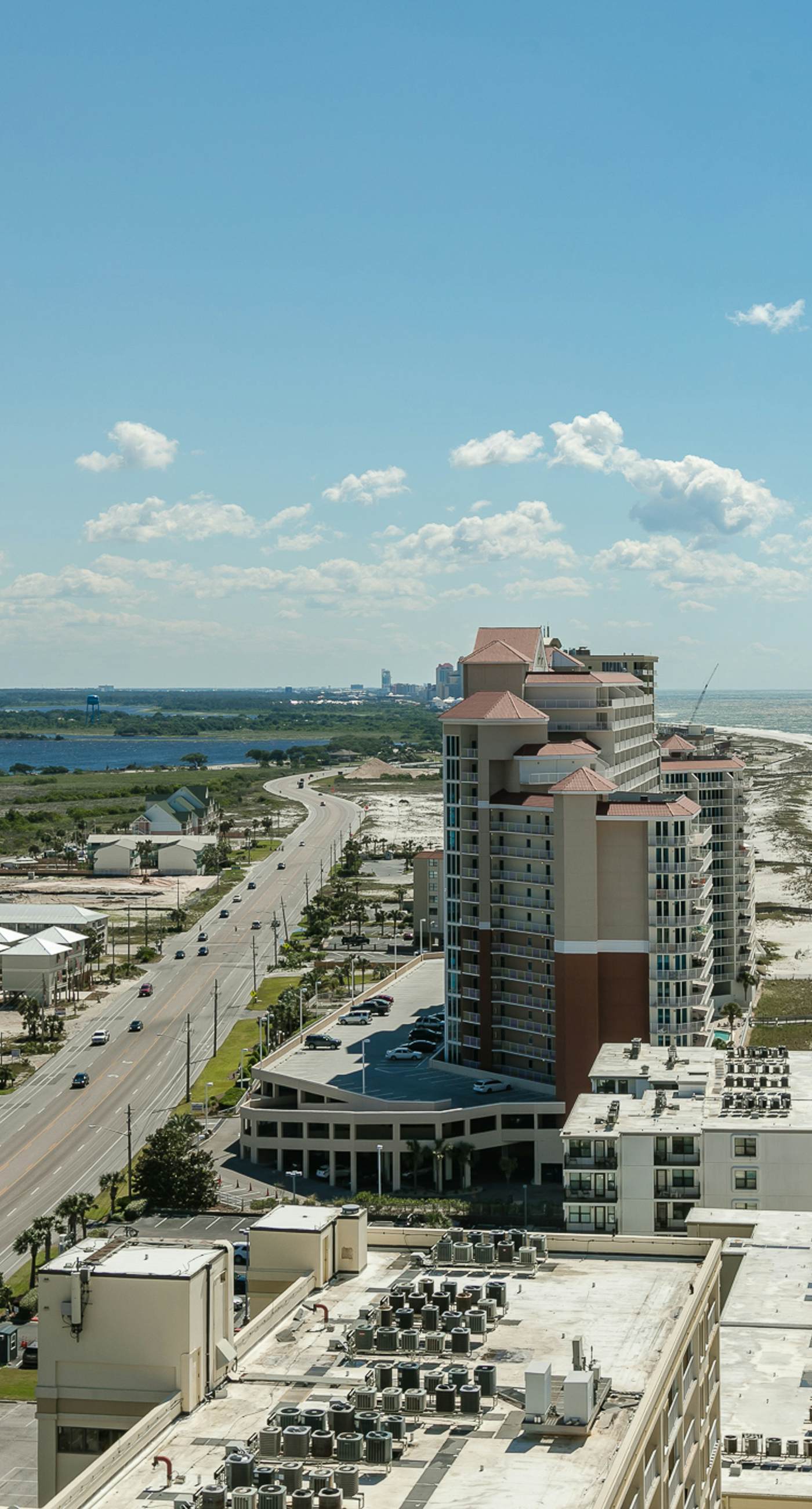 Beachfront condo w spacious layout, swim-through outdoor indoor pool & hot tub